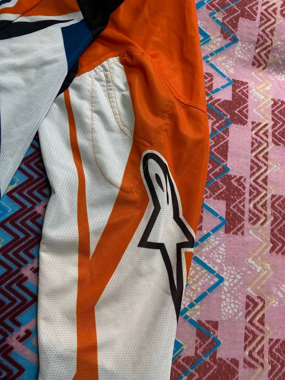 Alpinestars Vintage Alpinestars Big Center Logo Longsleeve Tee T-Shirt Size US XL / EU 56 / 4 - 6 Thumbnail