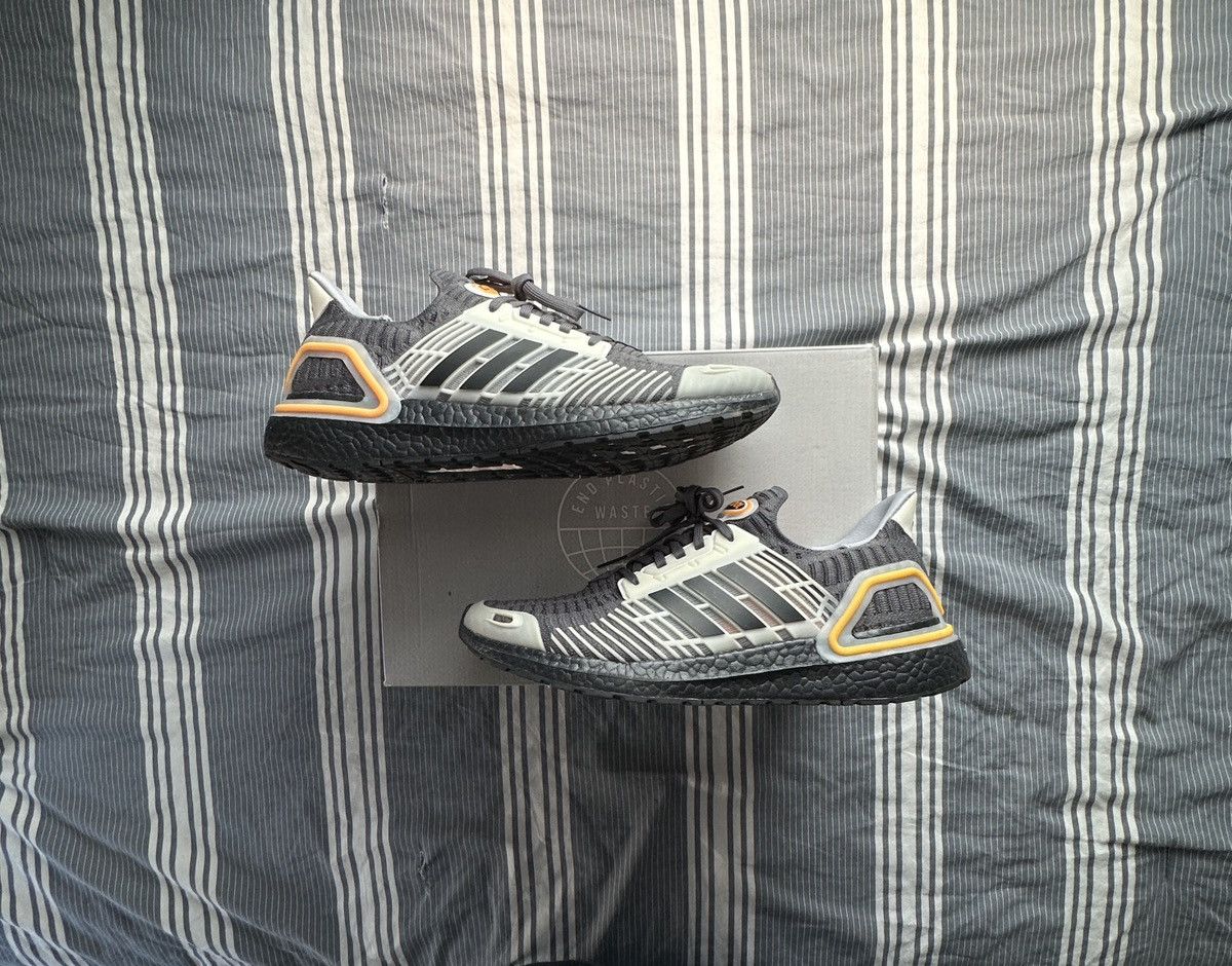 Adidas Adidas Ultraboosts Size US 11 / EU 44 - 1 Thumbnail