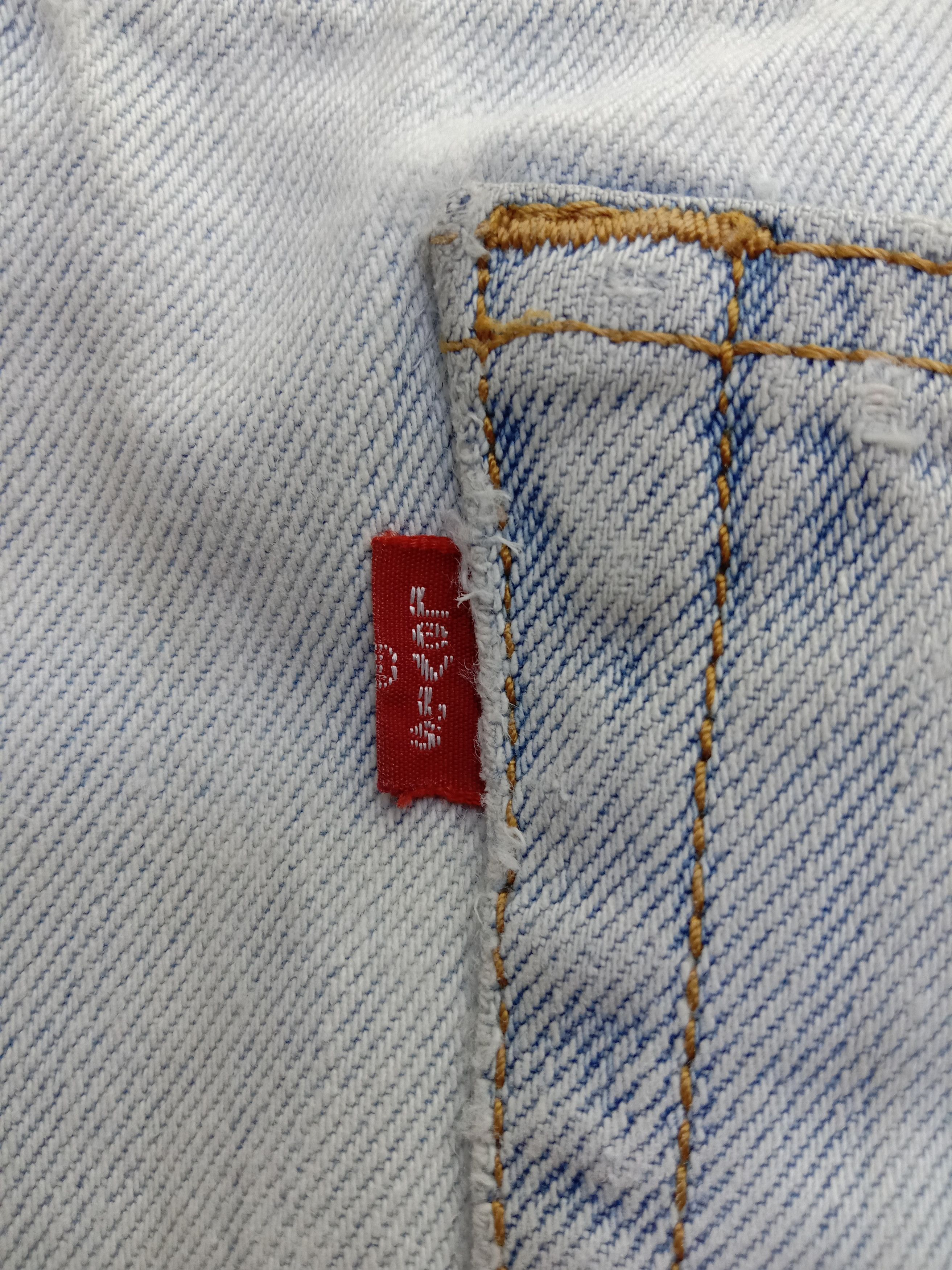 Levi's Vintage Levi's 505 Jeans Light Wash Distressed Denim Size US 32 / EU 48 - 11 Thumbnail