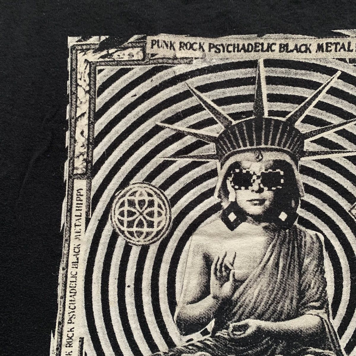 Other VOLCOM Psychedelic Buddha 00s 🕉️ Size US M / EU 48-50 / 2 - 4 Thumbnail