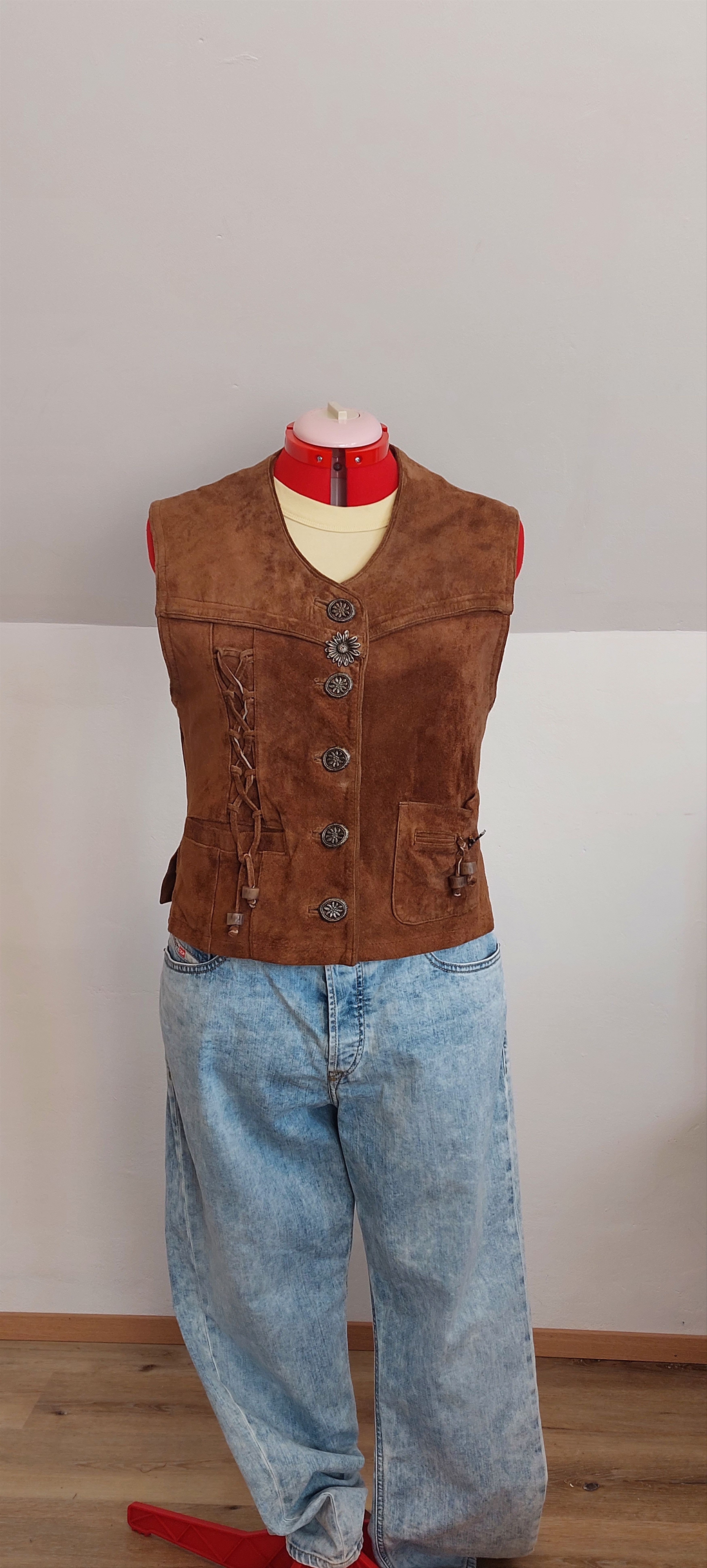 Vintage 90s Suede Trachten Vest – Vintage German Western Style Size S / US 4 / IT 40 - 1 Thumbnail
