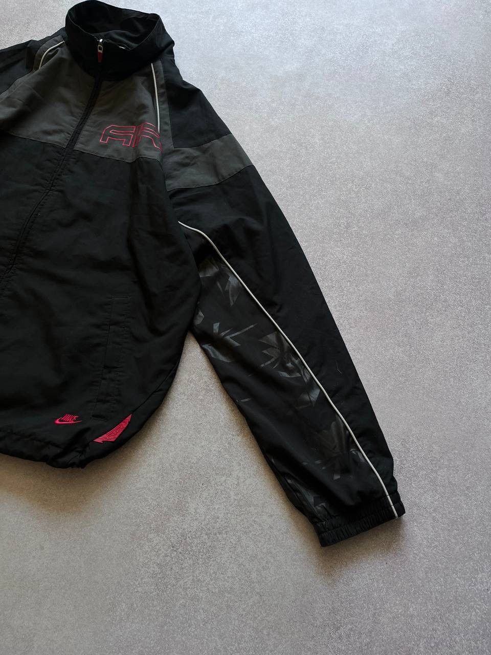 Nike Vintage Nike Swoosh Nylon Boxy Jacket Rare M Size US M / EU 48-50 / 2 - 3 Thumbnail