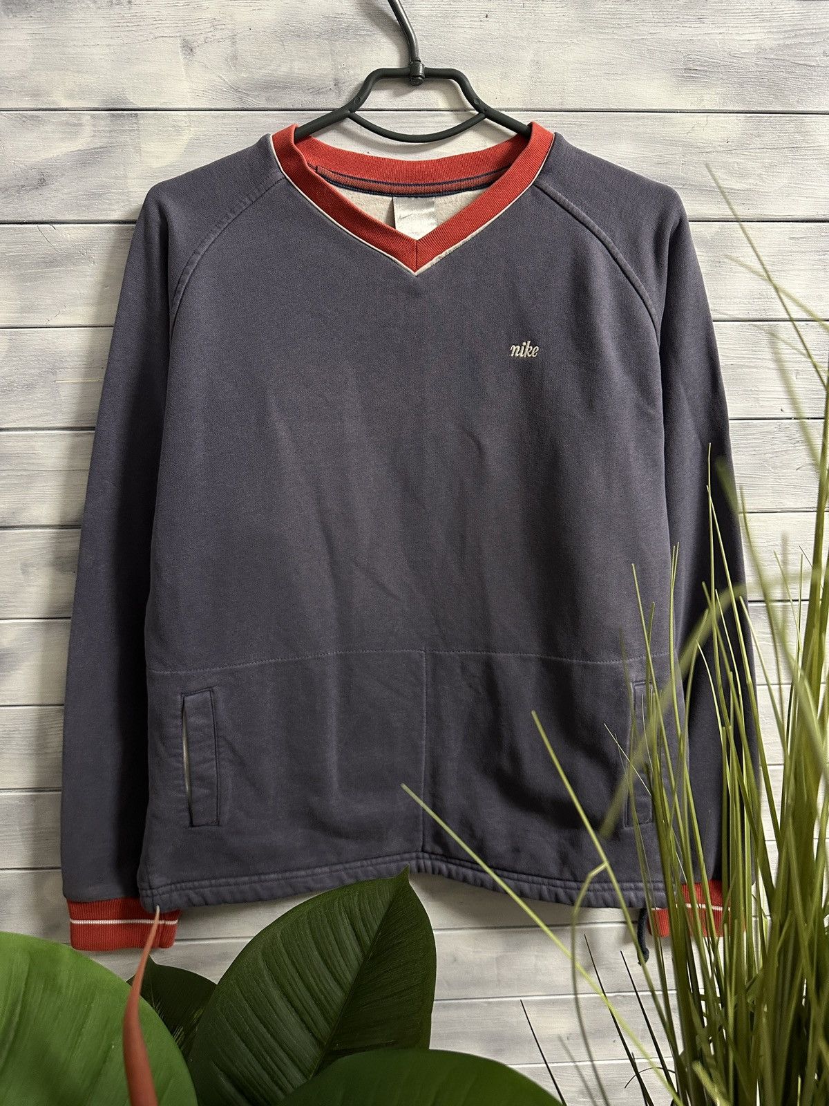 Nike × Vintage Rare Vintage Sweatshirt Nike Small Logo Y2K Size US S / EU 44-46 / 1 - 1 Thumbnail