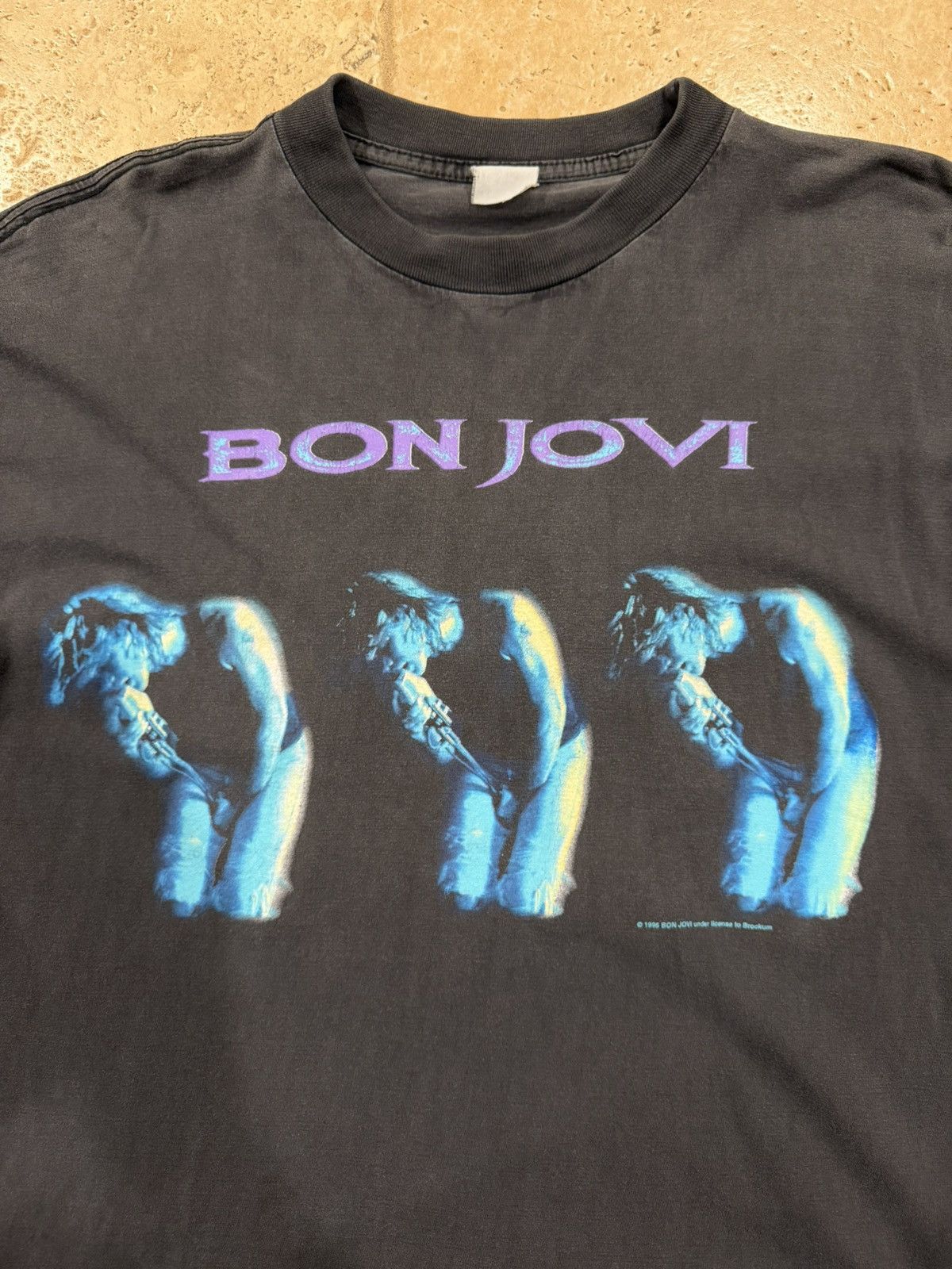 Vintage Vintage Bon Jovi 1995 World Tour Faded Band Tee Size US XL / EU 56 / 4 - 7 Thumbnail