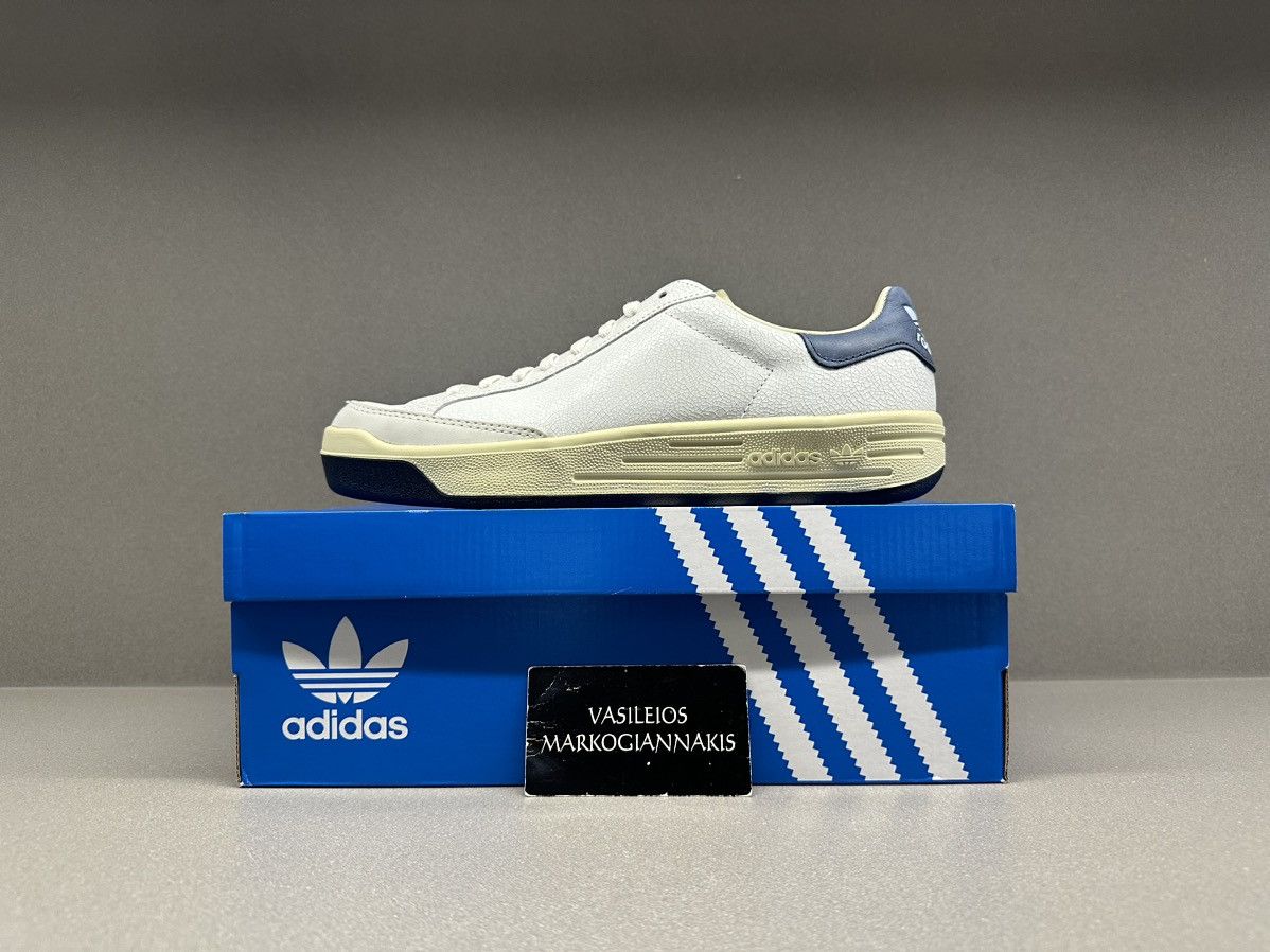image of Adidas Rod Laver Cracked White Navy Shoes, Men's (Size 8)