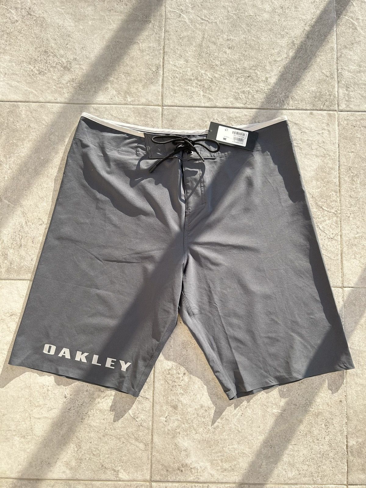 Oakley Oakley COLOR BLOCK SHADE BOARDSHORT 21 Size US 36 / EU 52 - 1 Thumbnail