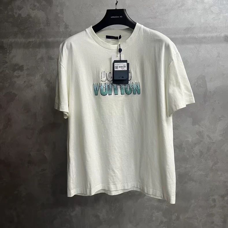 Louis Vuitton Louis Vuitton White beaded monogrammed embroidered casual Size US L / EU 52-54 / 3 - 1 Thumbnail