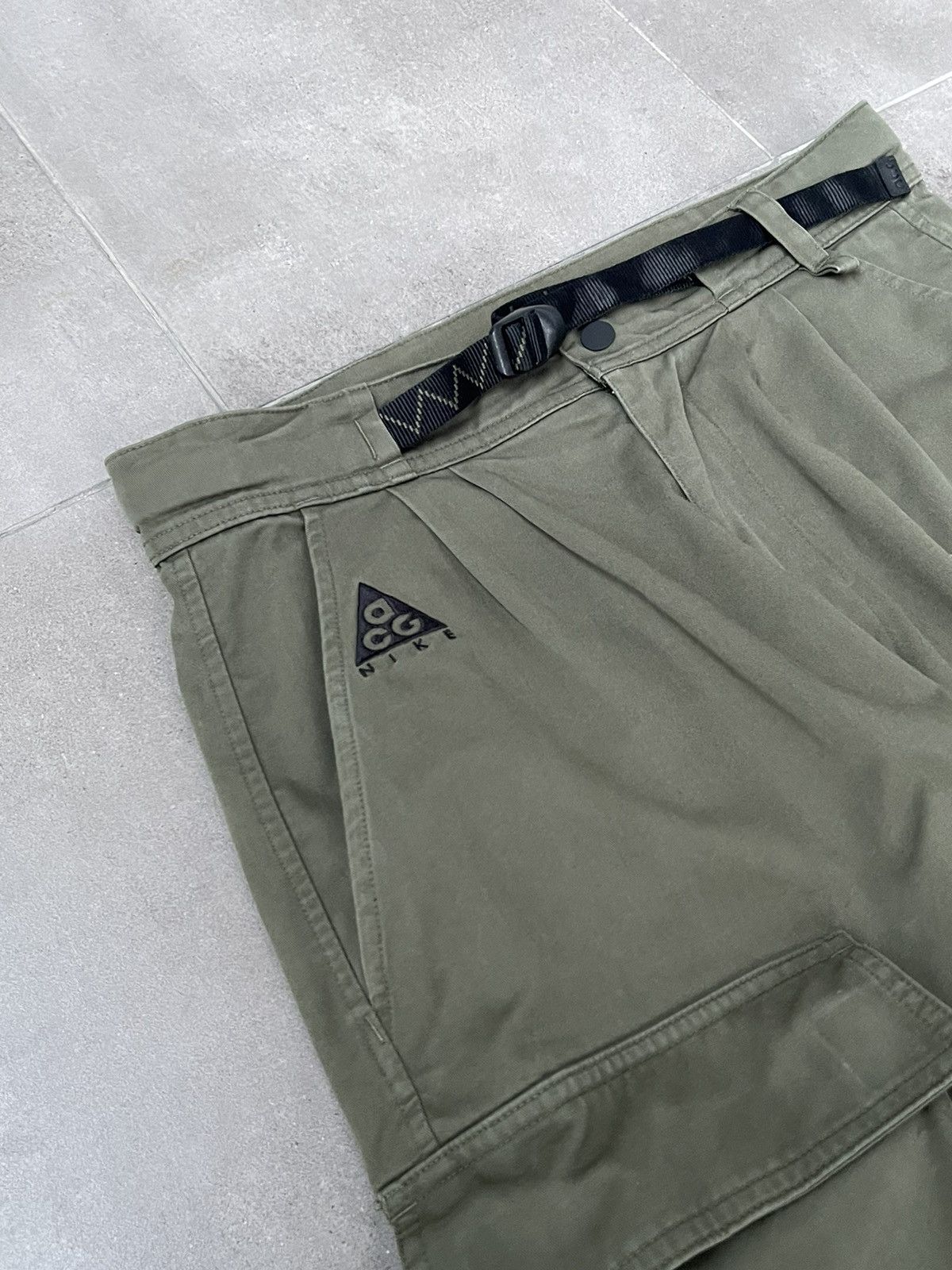 Nike ACG Nike ACG X Errolson Hugh Technical Swamp Green Cargo Pants Size US 30 / EU 46 - 12 Thumbnail