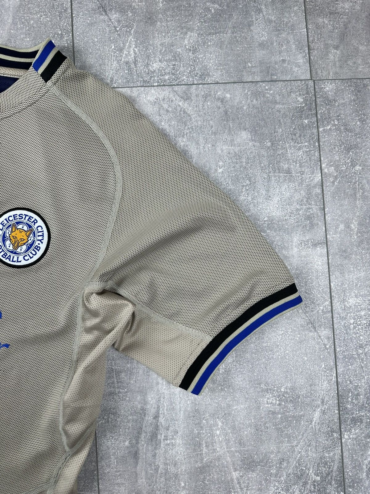 Le Coq Sportif Le Coq Sportif Leicester City 2004/05 Away 120TH Jersey Size US M / EU 48-50 / 2 - 9 Thumbnail