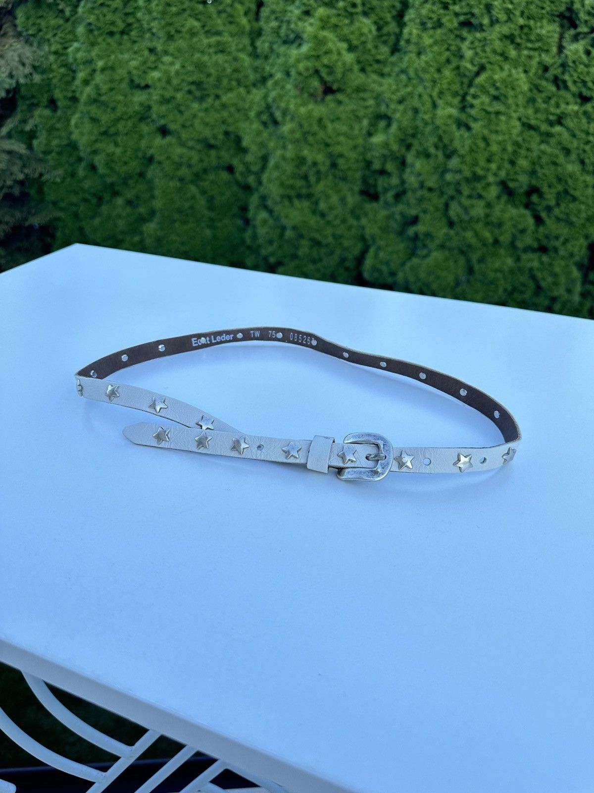 Vintage Vintage white leather belt with silver stars Size ONE SIZE - 1 Thumbnail