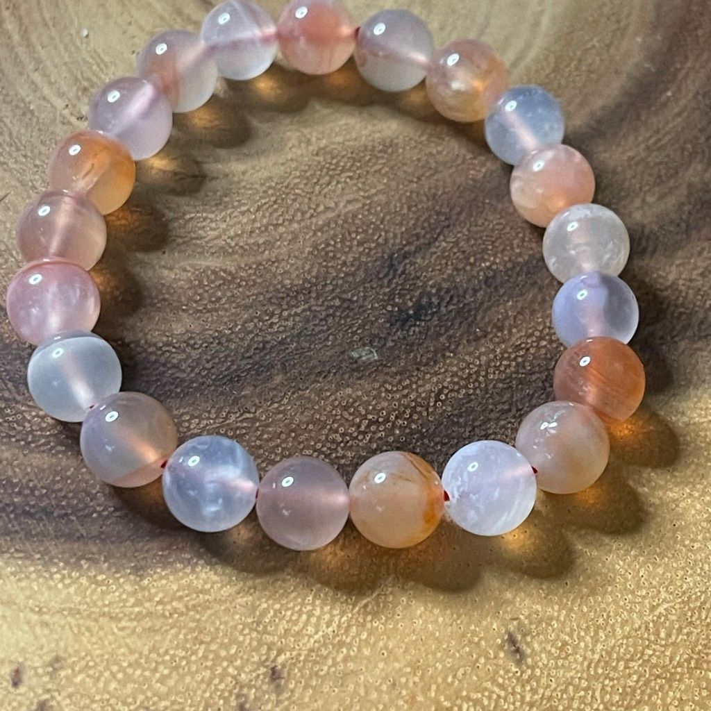 Other Yuan yuan Agate bracelet striped layers light rainbow colors stretch 10mm 7.5” natural crystal Size ONE SIZE - 6 Thumbnail