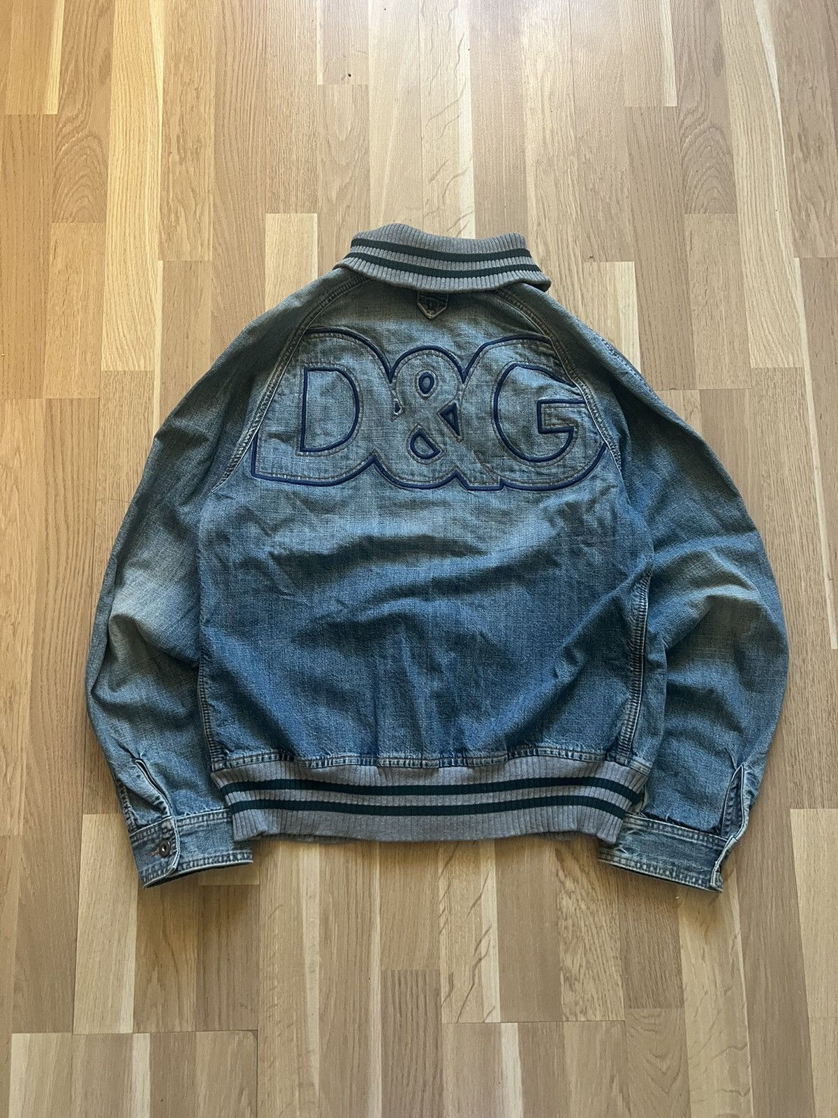 Dolce & Gabbana Dolce Gabbana vintage avant garde faded denim jacket big log Size US L / EU 52-54 / 3 - 1 Thumbnail