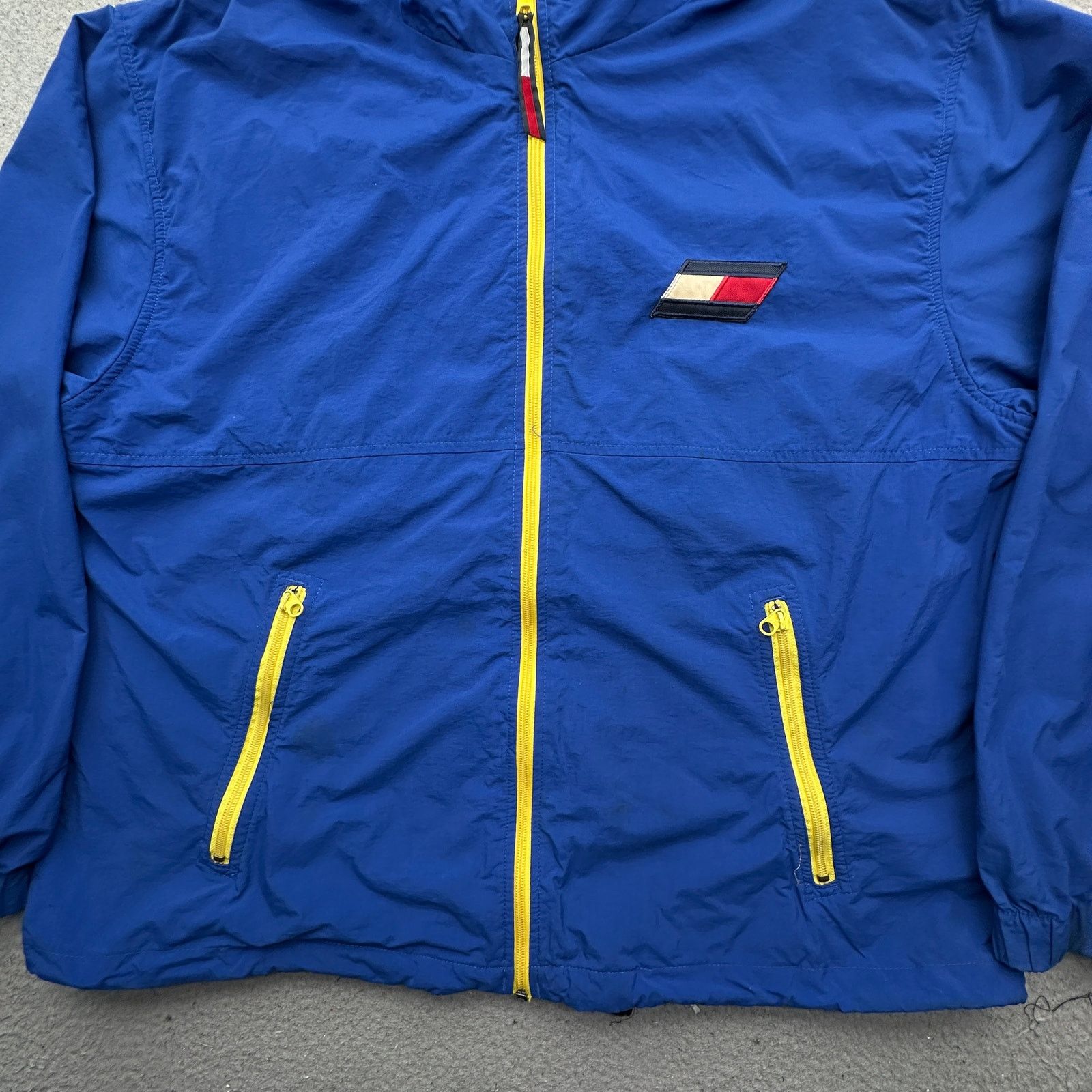 Tommy Hilfiger Vintage 90s Tommy Hilfiger Flag Windbreaker Jacket Men Large Size US L / EU 52-54 / 3 - 11 Thumbnail