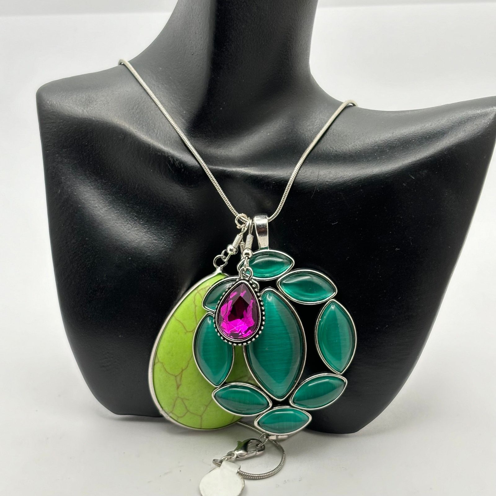 Other Stunning green & purple necklace Size ONE SIZE - 1 Thumbnail