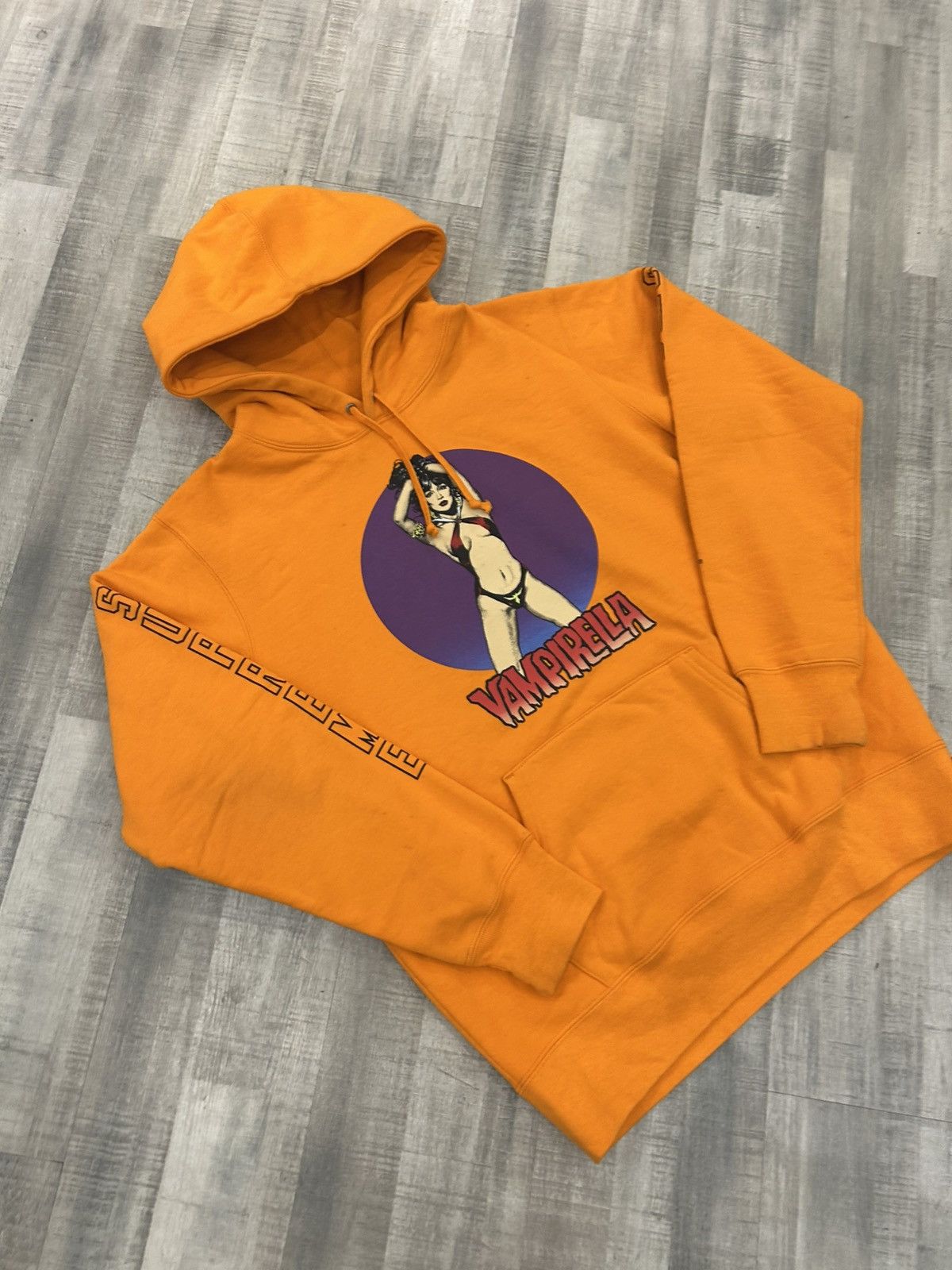 Supreme Supreme Vampirella Hooded Sweatshirt Size US L / EU 52-54 / 3 - 2 Thumbnail