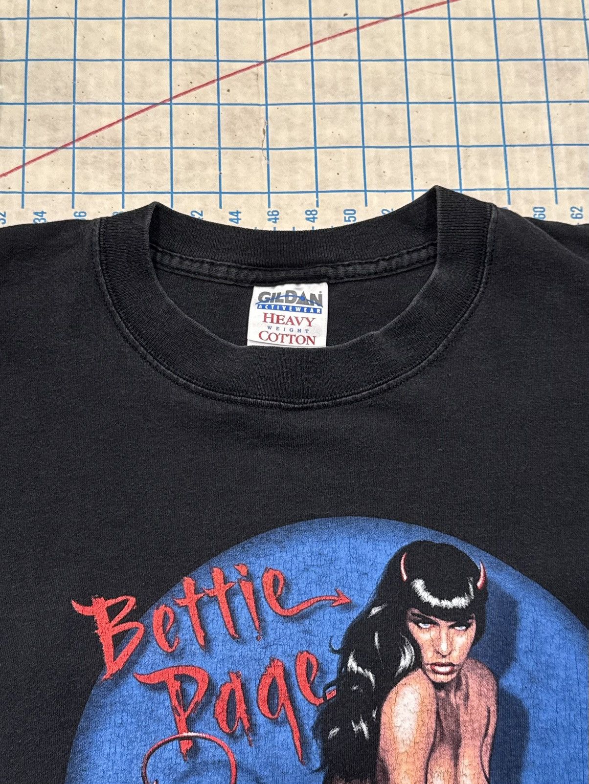 Vintage Vintage Betty Page Pin Up Tee Black Mens Size Large 1999 Size US L / EU 52-54 / 3 - 7 Thumbnail