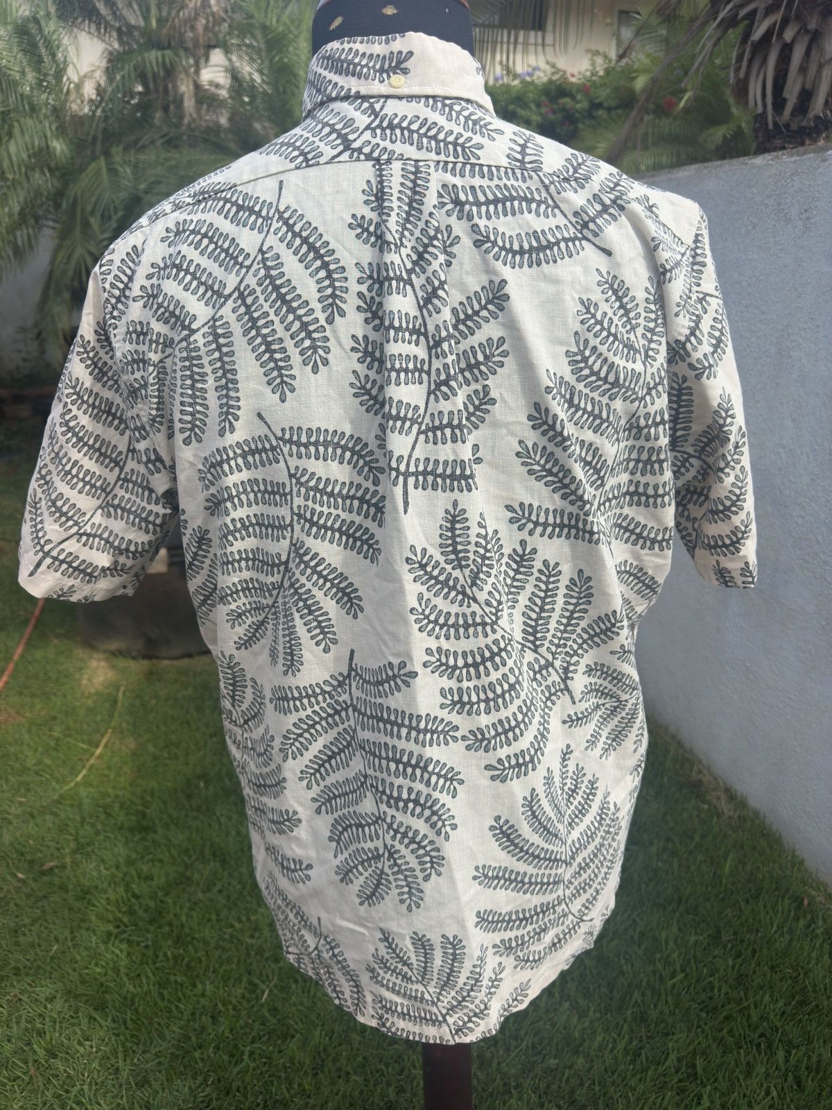 Reyn Spooner PreOwned Reyn Spooner Beige Hawaiian Print Men's Medium Size US M / EU 48-50 / 2 - 2 Thumbnail