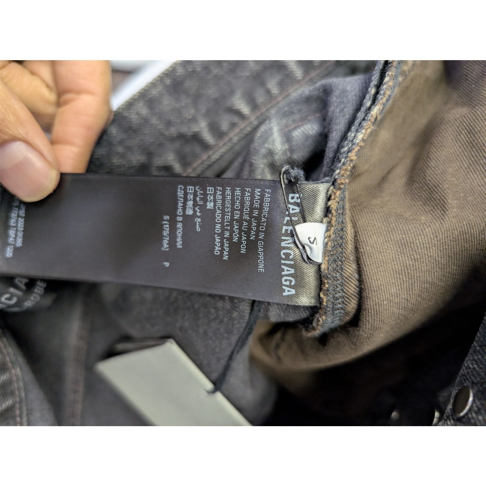Balenciaga o1rshd1 Organic Japanese Denim Baggy Pants in Wash Black Size US 30 / EU 46 - 16 Thumbnail