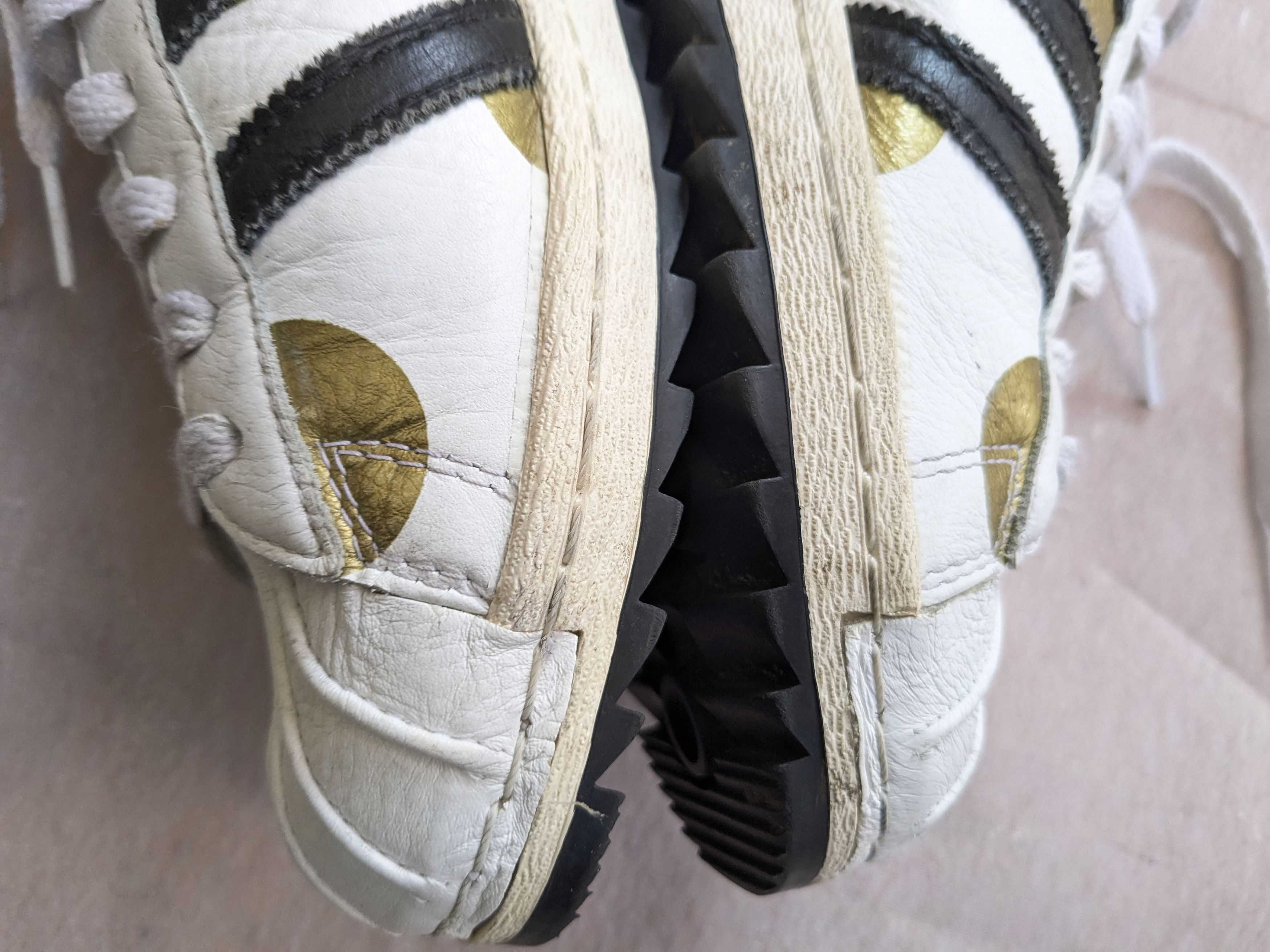 Adidas × Jeremy Scott adidas Jeremy Scott Superstar G61527 White Black 9 Gold Size US 9 / EU 42 - 12 Thumbnail