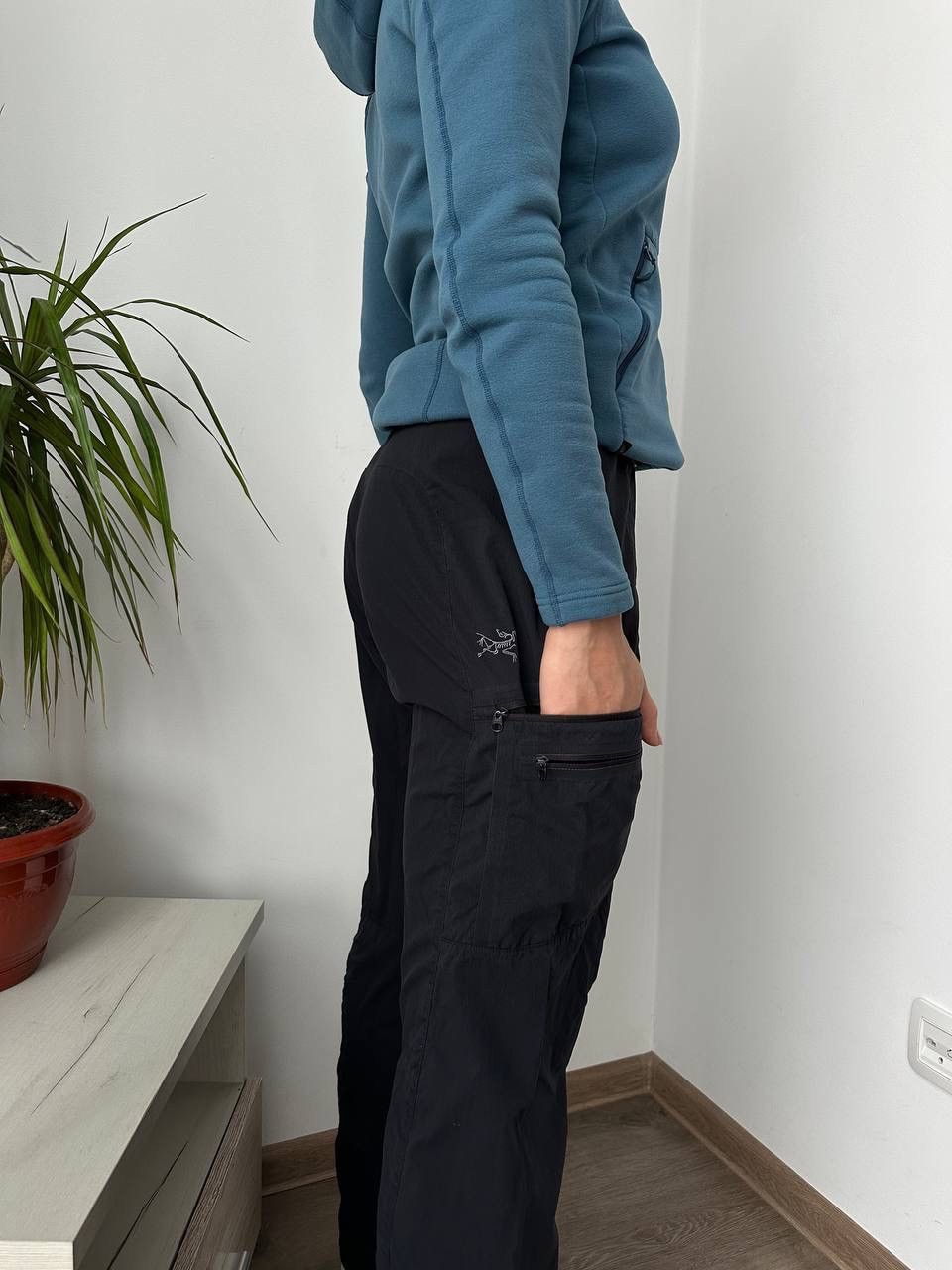 Arc'teryx × Vintage Vintage Arc’Teryx Outdoor Blue Big Logo Cargo Pants Size 24" / US 00 / IT 34 - 9 Thumbnail