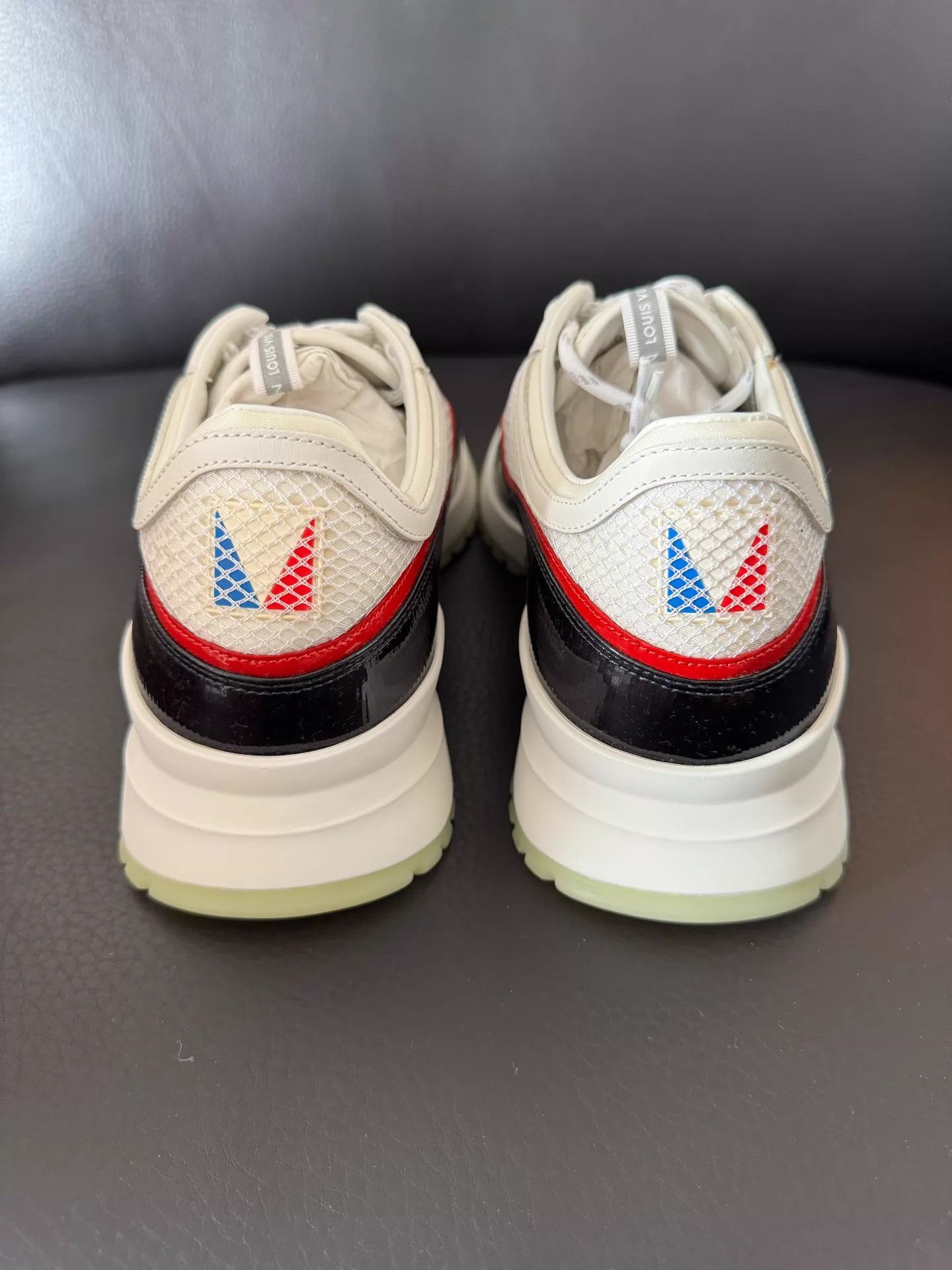 Louis Vuitton LV Men's Sneaker UK7 (41) New Unworn Size US 8 / EU 41 - 5 Thumbnail