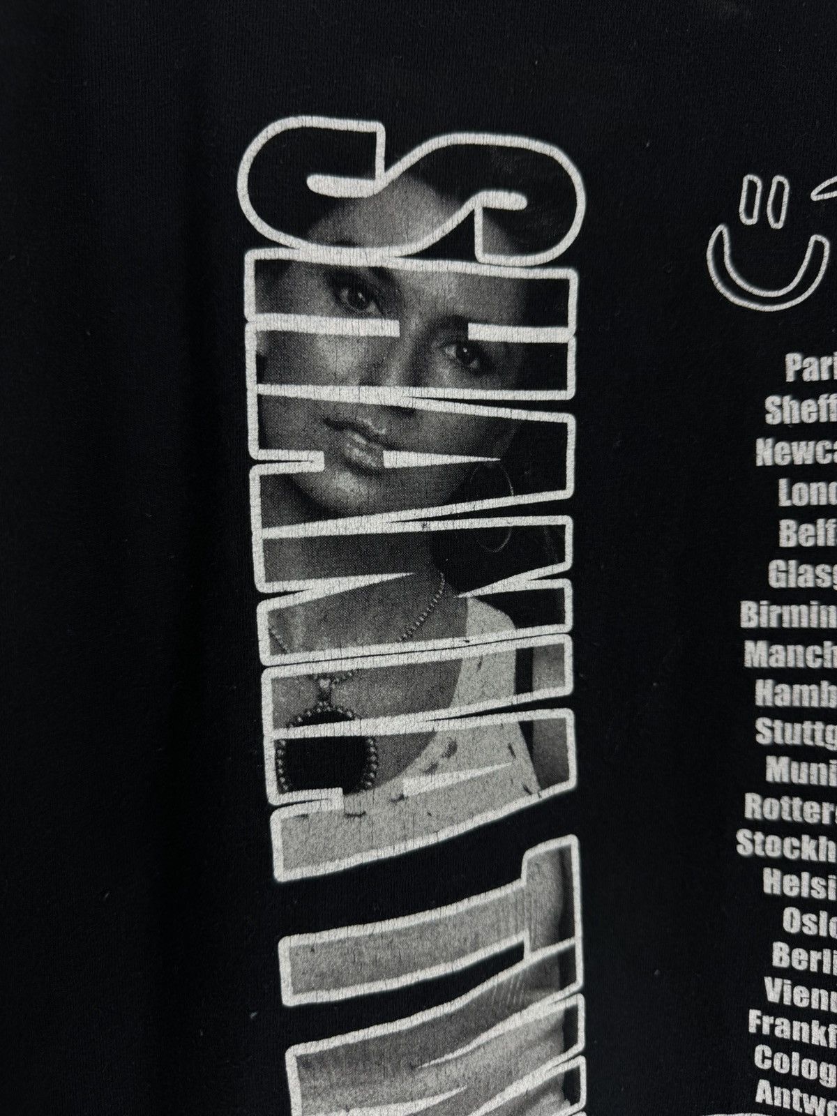 Band Tees 2004 Vintage Shania Twain Europe Tour T-Shirt Size US L / EU 52-54 / 3 - 9 Thumbnail