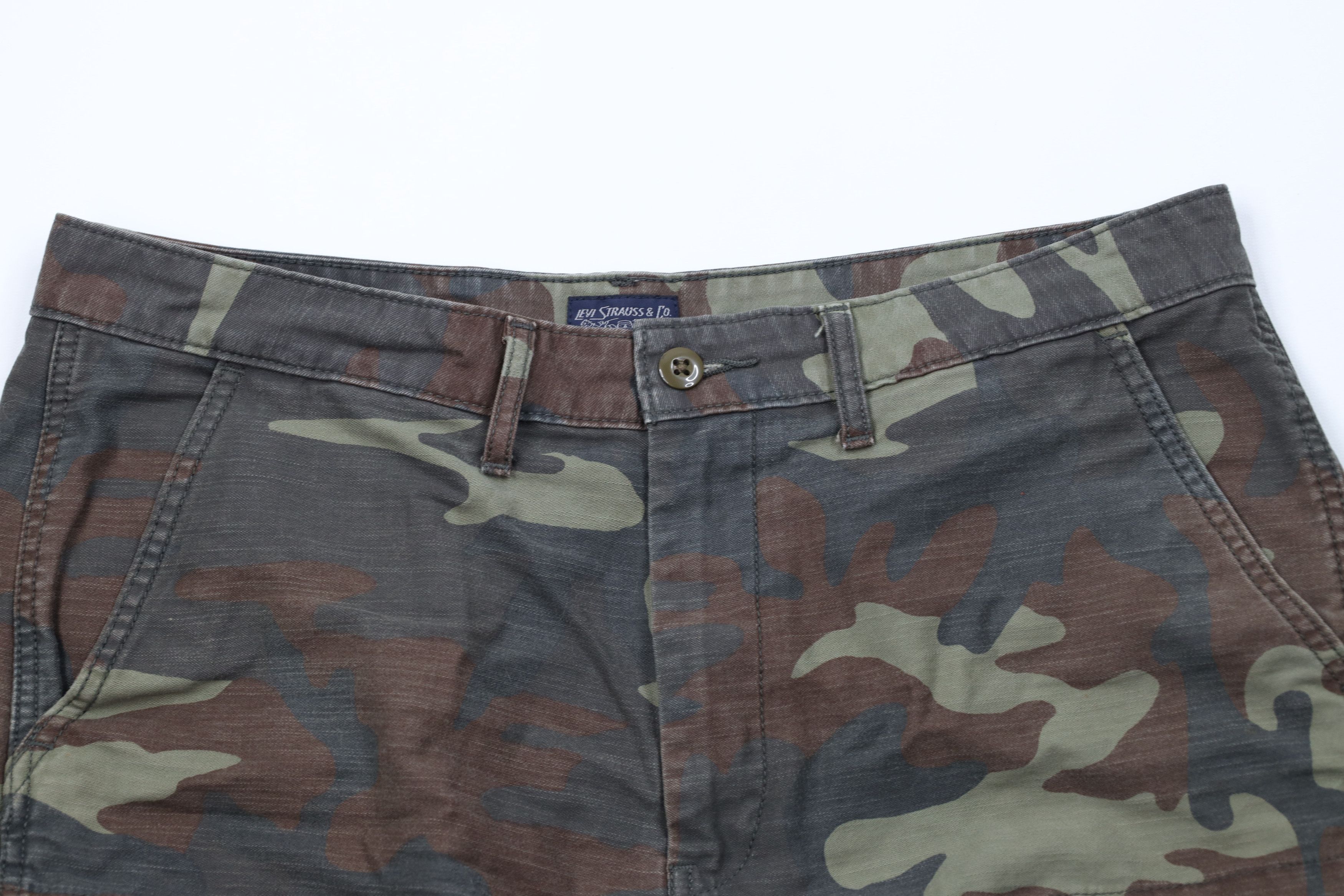 Levi's × Vintage Vintage Y2K Levis Above Knee Camouflage Cargo Shorts Cotton Size US 34 / EU 50 - 2 Thumbnail