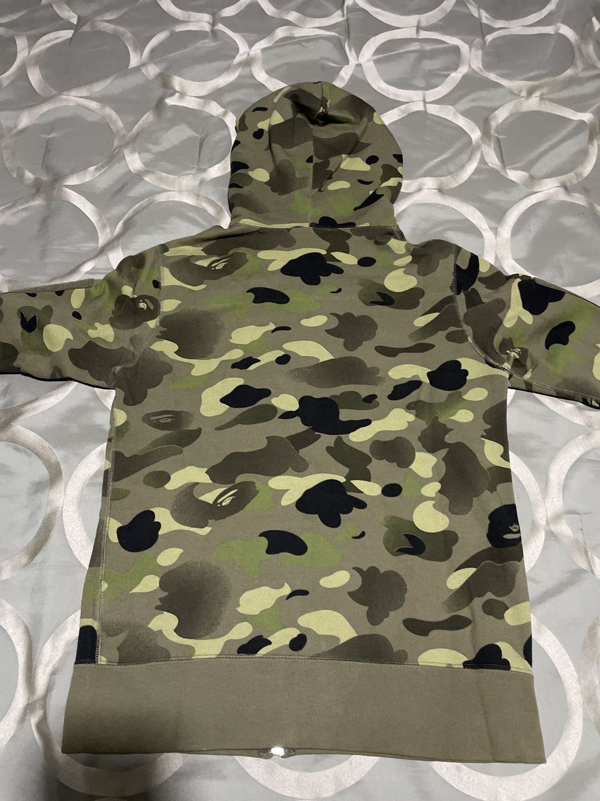 Bape Bape X undefeated shark hoodie S RARE Size US S / EU 44-46 / 1 - 2 Thumbnail