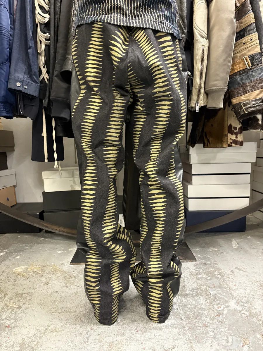 Iceberg 2000s Iceberg Black & Yellow Striped Irregular Faux Leather Pants Size US 30 / EU 46 - 3 Thumbnail