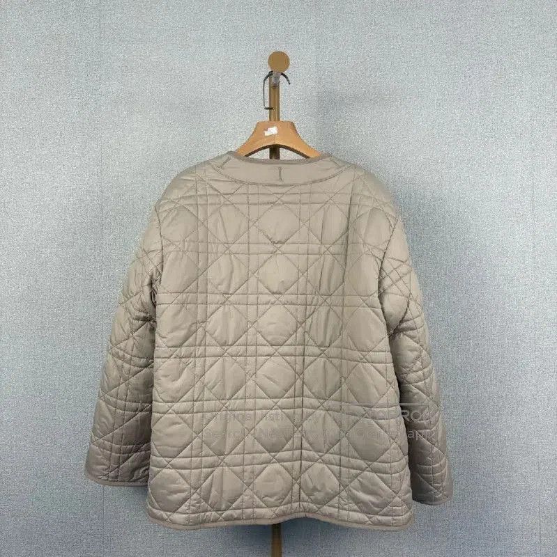 Dior Dior Beige Quilted Women's Jacket Size S . Size S / US 4 / IT 40 - 2 Thumbnail