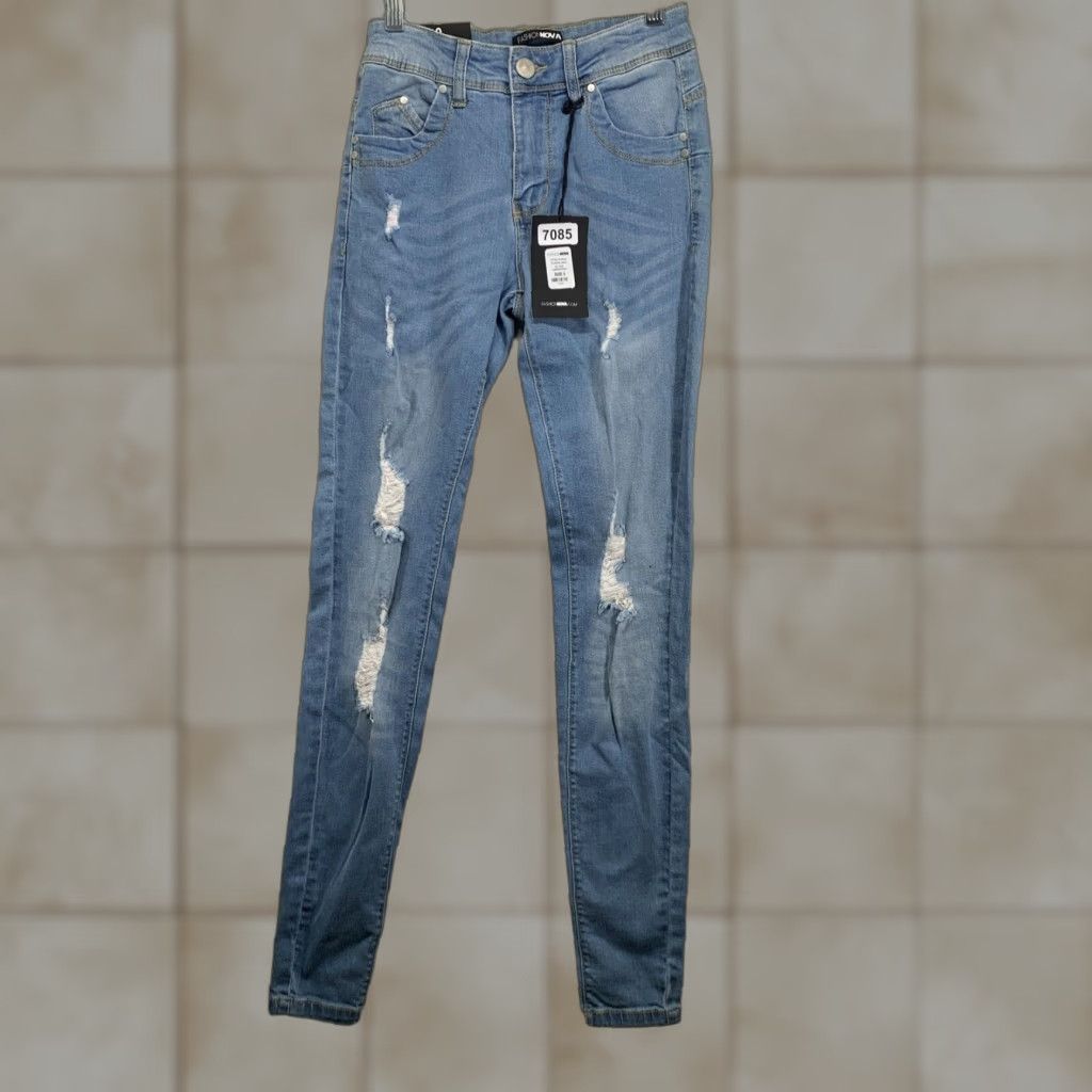 Fashion Nova VINTAGE Fashion Nova Skinny Jeans Size 0 Women Mid-Rise Distressed Light Blue Denim Streetwear Size 25" / US 0 / IT 36 - 1 Thumbnail
