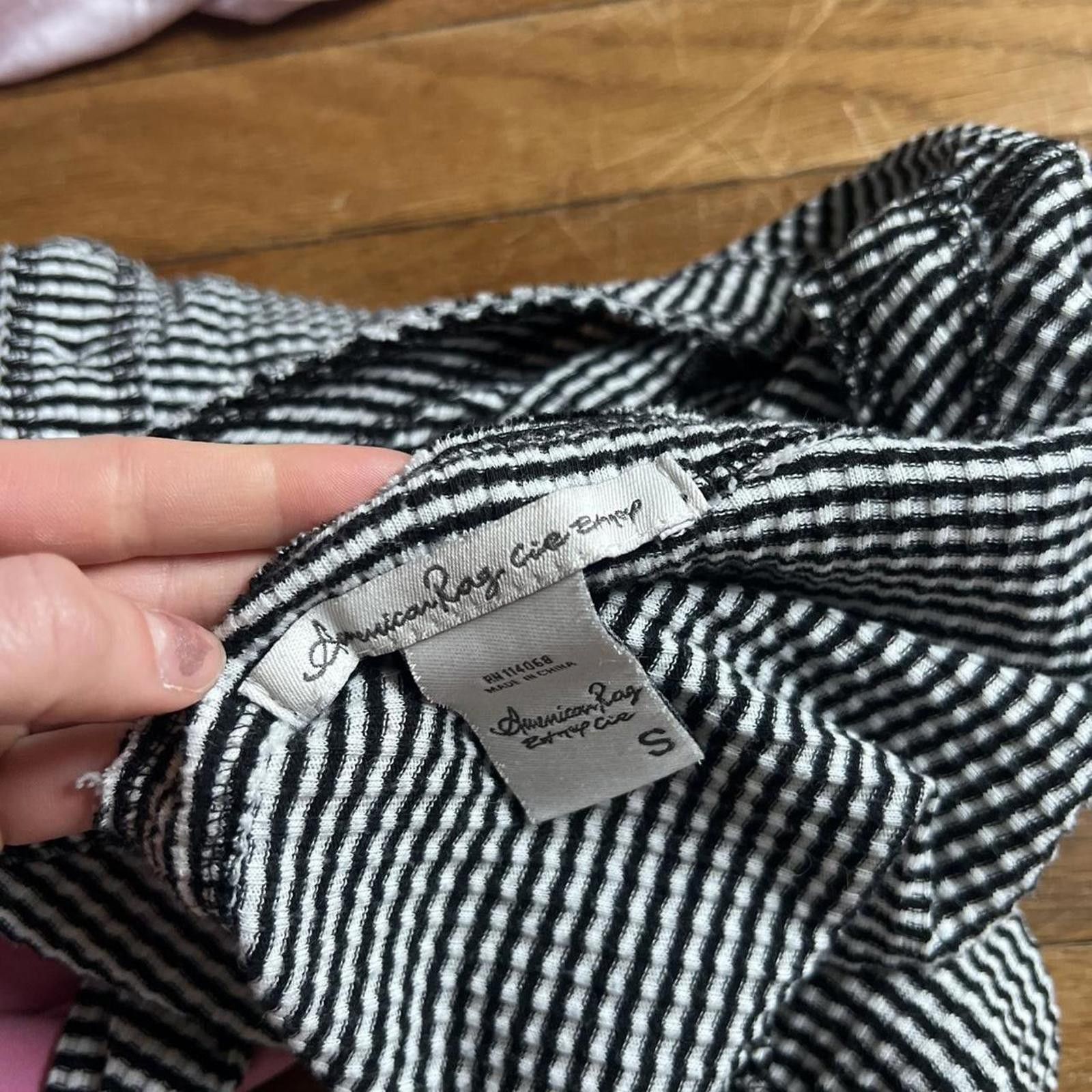 American Rag grungy striped long sleeve cardigan crop top Size S / US 4 / IT 40 - 5 Thumbnail