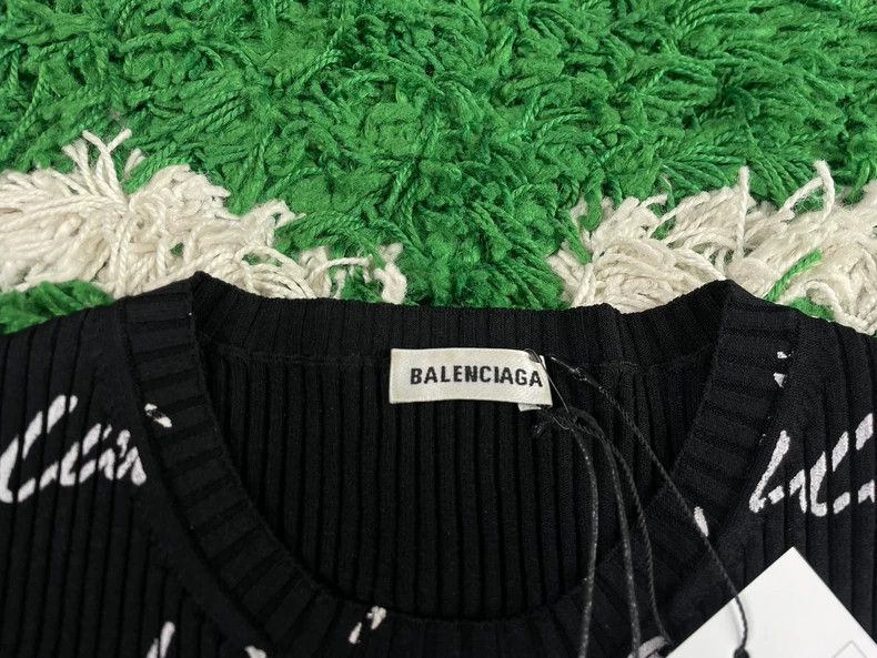 Balenciaga Balenciaga Cursive Bullet Screen Knitted Sweater Size US S / EU 44-46 / 1 - 5 Thumbnail