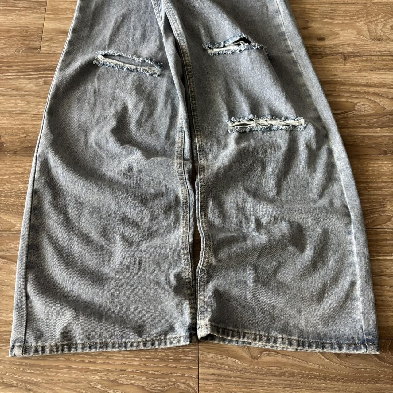 Vintage Crazy Vintage Y2K/2000s Baggy Light Wash Wide Leg Skater Style Denim Jeans! 26x30 Size US 26 / EU 42 - 6 Thumbnail