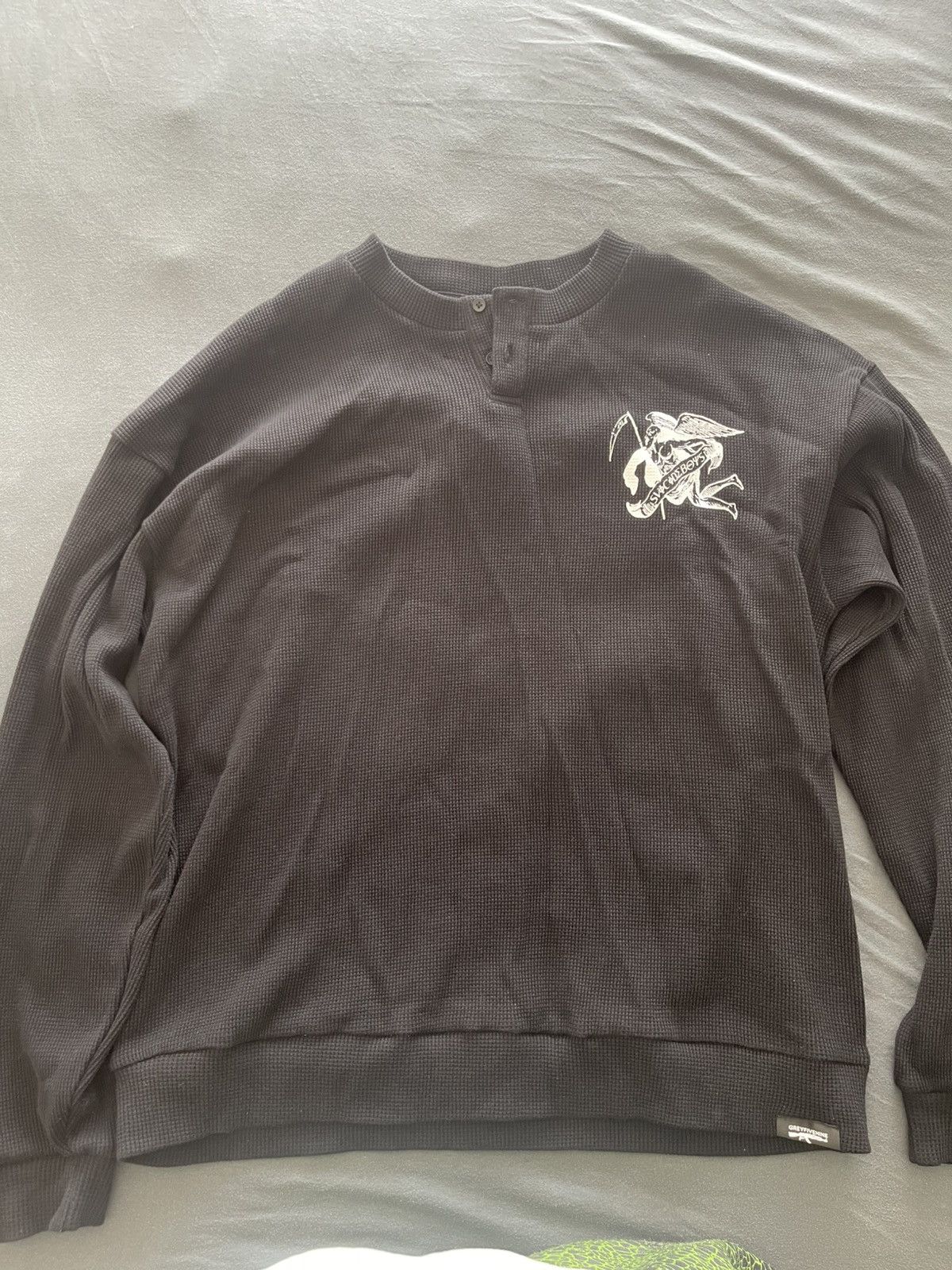 G59 Records G59 PATCHED HENLEY (BLACK) Size US L / EU 52-54 / 3 - 2 Thumbnail