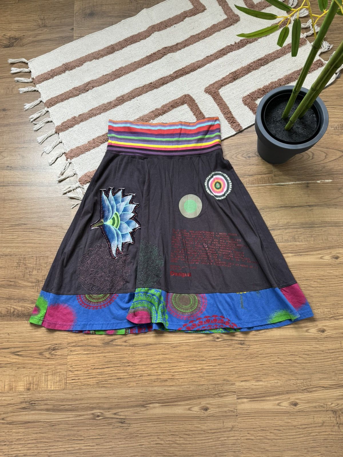 Desigual VINTAGE DESIGUAL AVANT GARDE FACES SKIRT Size 28" / US 6 / IT 42 - 5 Thumbnail