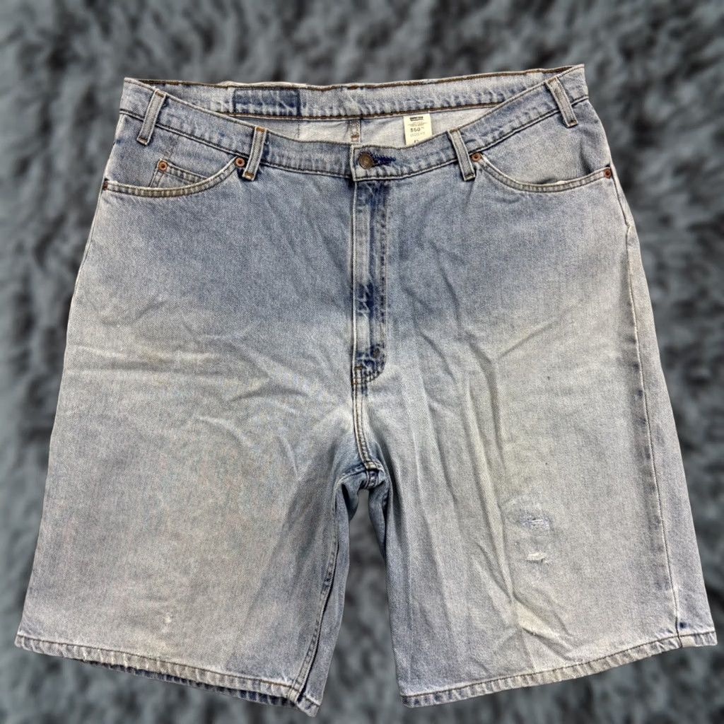 Levi's VINTAGE Levi's Shorts Mens 40 Blue 560 Loose Fit Denim 90s Baggy Jorts Orange Tab Bermuda 5-Pocket Mens Jeans Blue Denim Casual Travel Size US 40 / EU 56 - 1 Thumbnail
