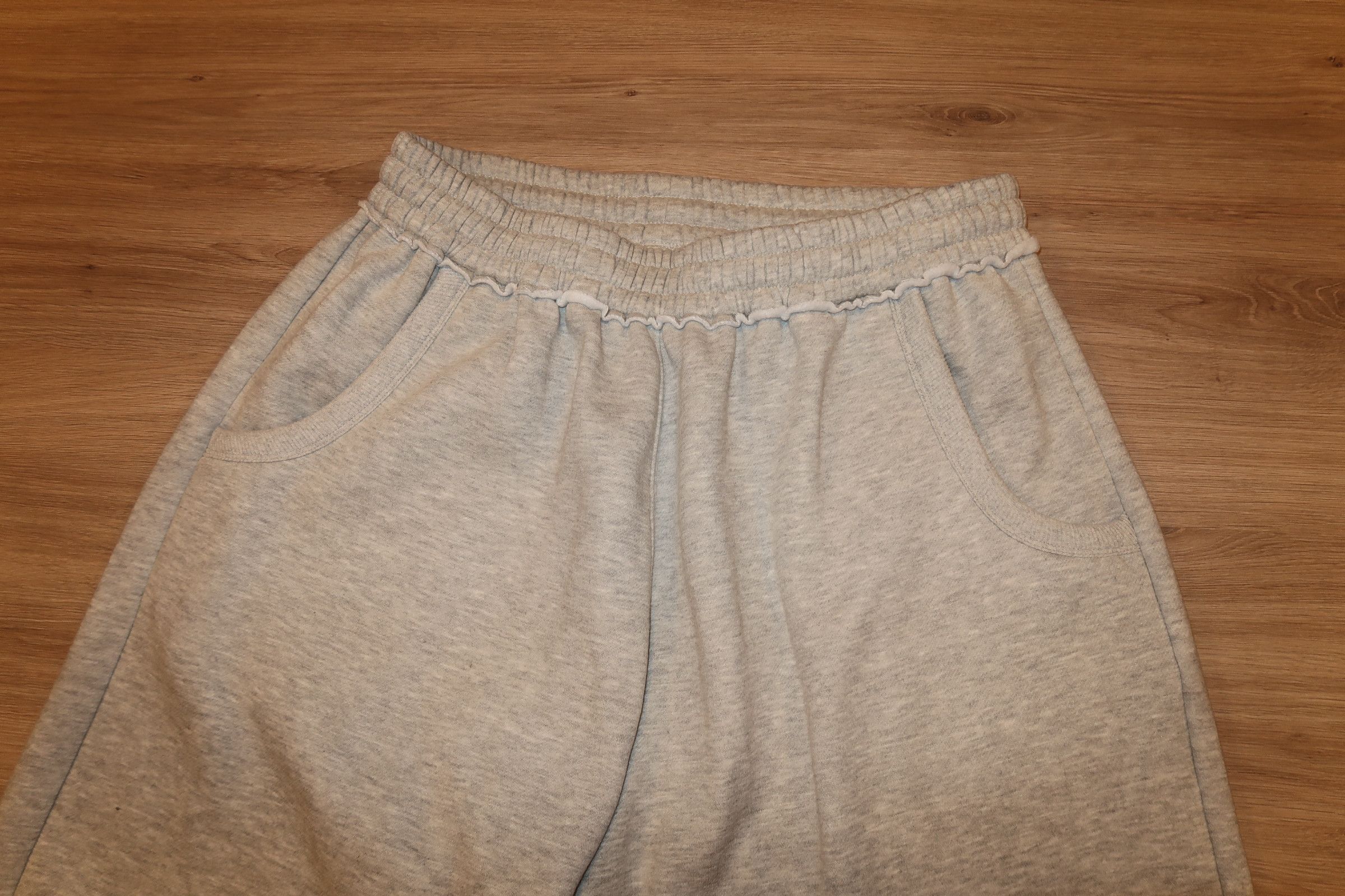 The GV Gallery GV Gallery Heather Grey Blank Scrunch Sweats Size US 34 / EU 50 - 4 Thumbnail