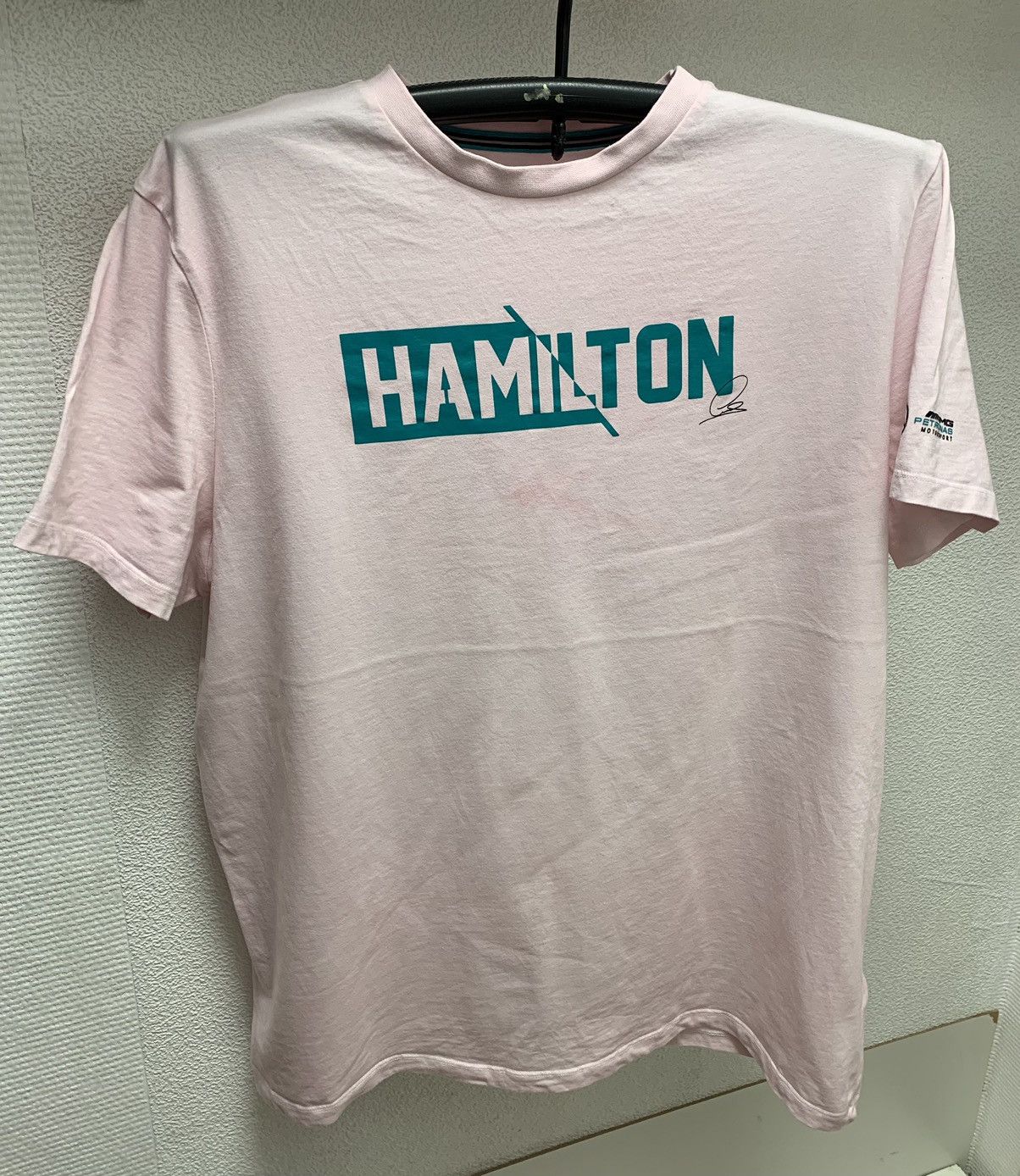Hamilton Mercedes Benz petronas Hamilton 2xl xxl pink t-shirt Size US XXL / EU 58 / 5 - 1 Thumbnail