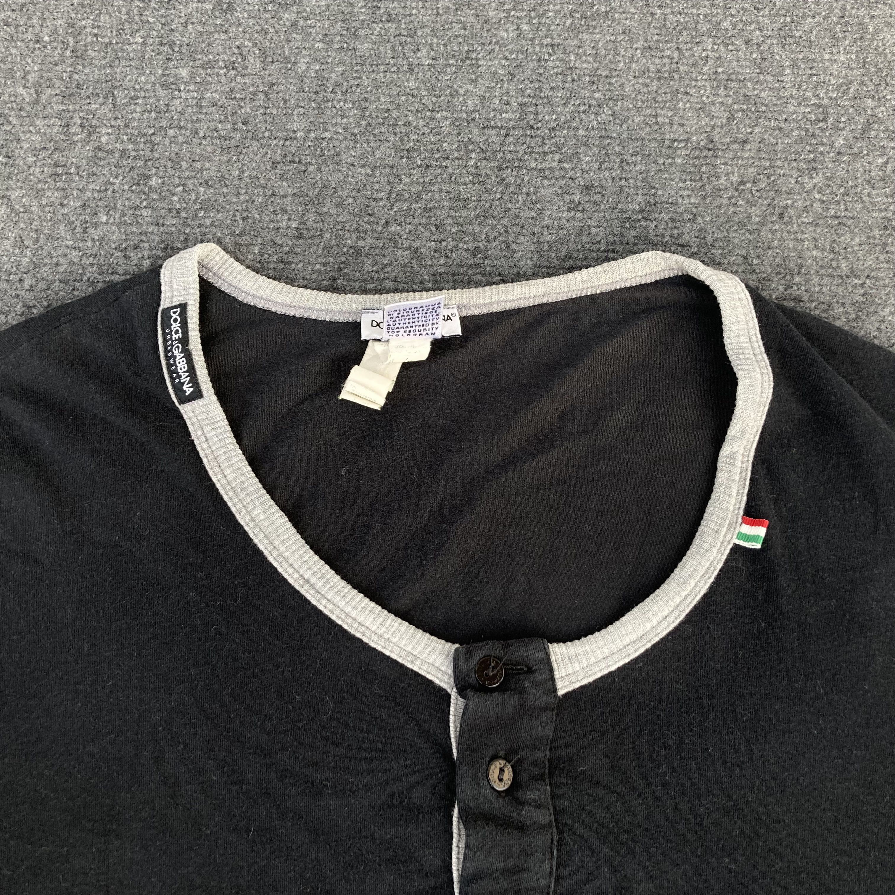 Dolce & Gabbana × Vintage Vtg Dolce and Gabbana Button Up Fit Body T shirt Size US M / EU 48-50 / 2 - 2 Thumbnail