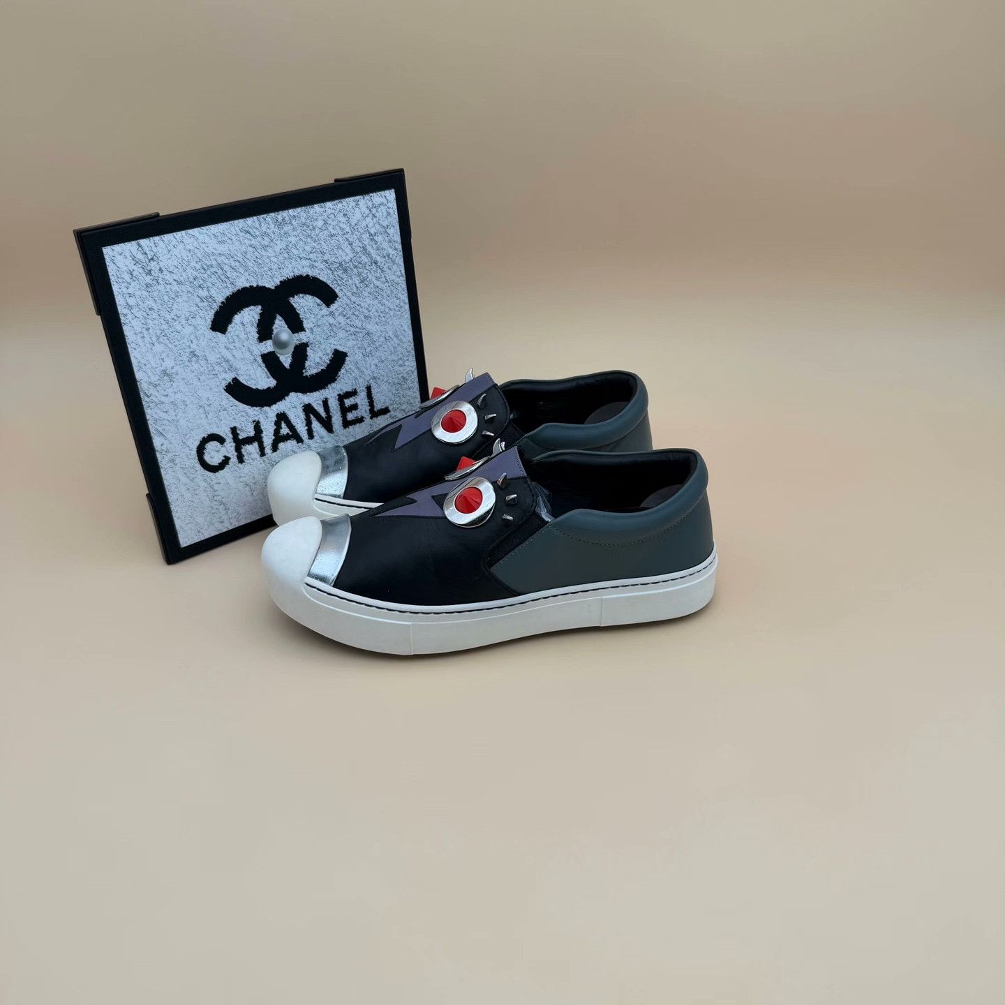 Fendi Fendi Casual Lowtop Sneakers us_6 Women Size US 6 / IT 36 - 1 Thumbnail