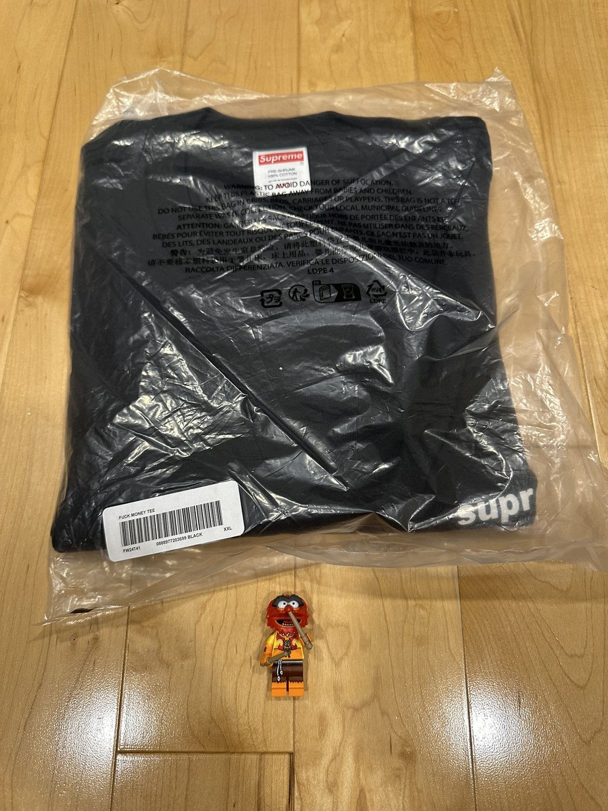 Other Fuck Money Tee Supreme Black XXL Size US XXL / EU 58 / 5 - 2 Thumbnail