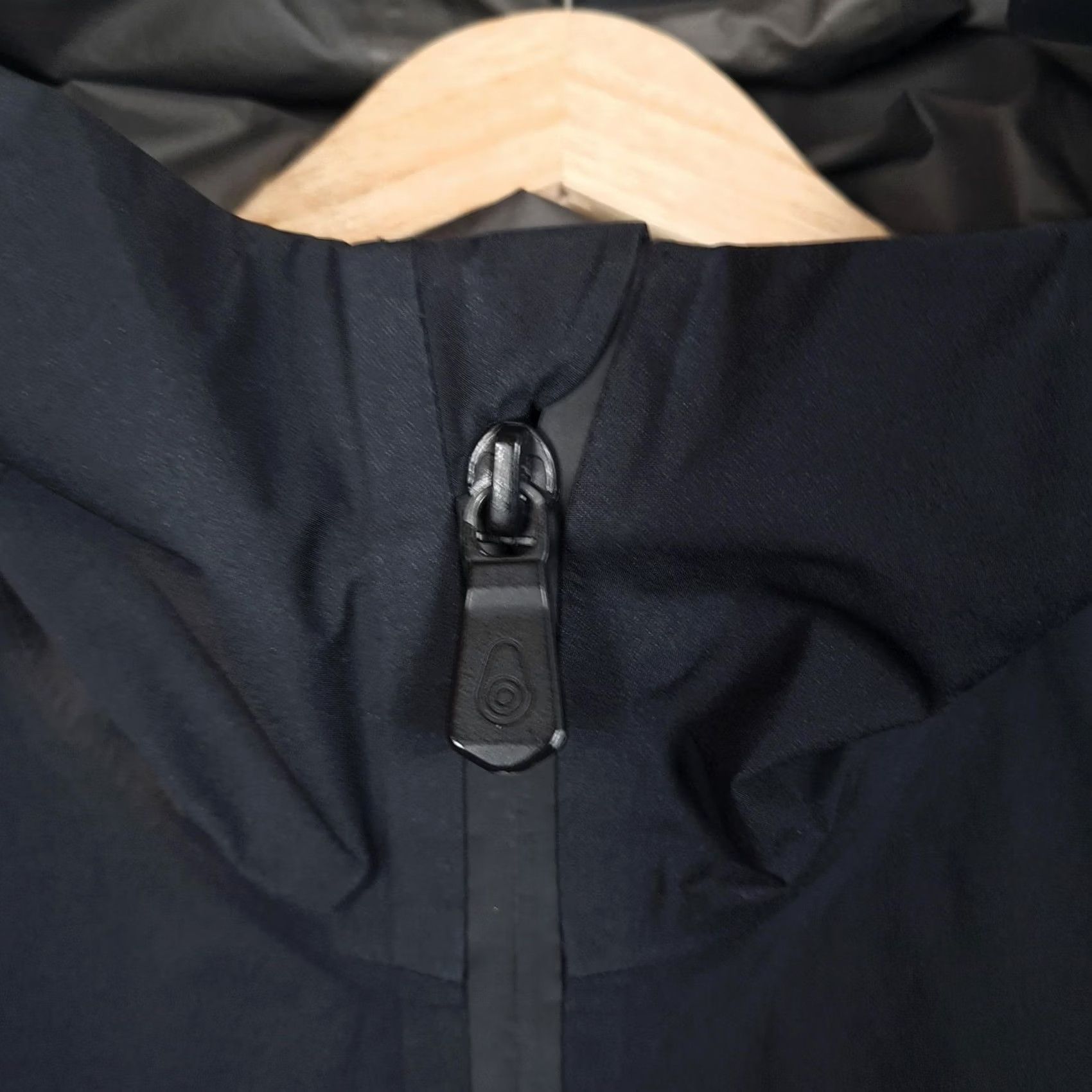 Vintage Sail Racing Jacket Mens L Black Breathable Hooded Waterproof Sailing Spray Windbreaker Size US L / EU 52-54 / 3 - 3 Thumbnail