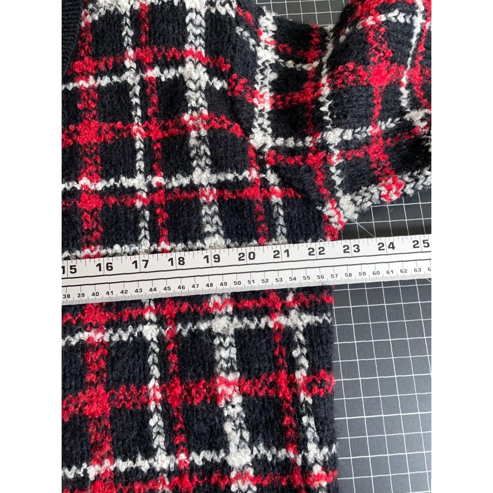Vintage Vintage Yes Paul Harris Mohair Blend Cardigan Women's Large Red Black Plaid Sweater Collared Size L / US 10 / IT 46 - 5 Thumbnail