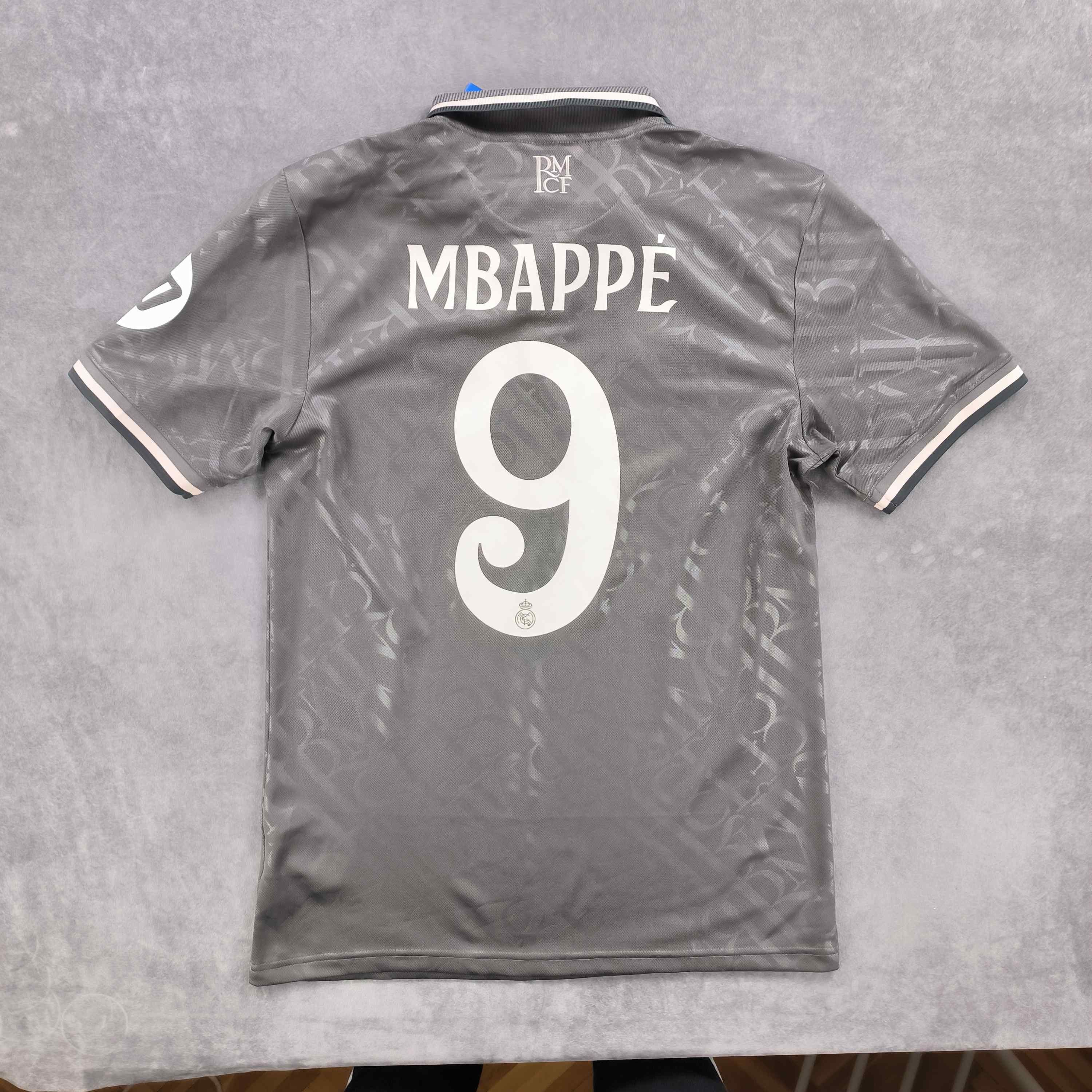 Adidas NEW Real Madrid 24-25 Adidas third Mbappé football jersey S Size US S / EU 44-46 / 1 - 1 Thumbnail