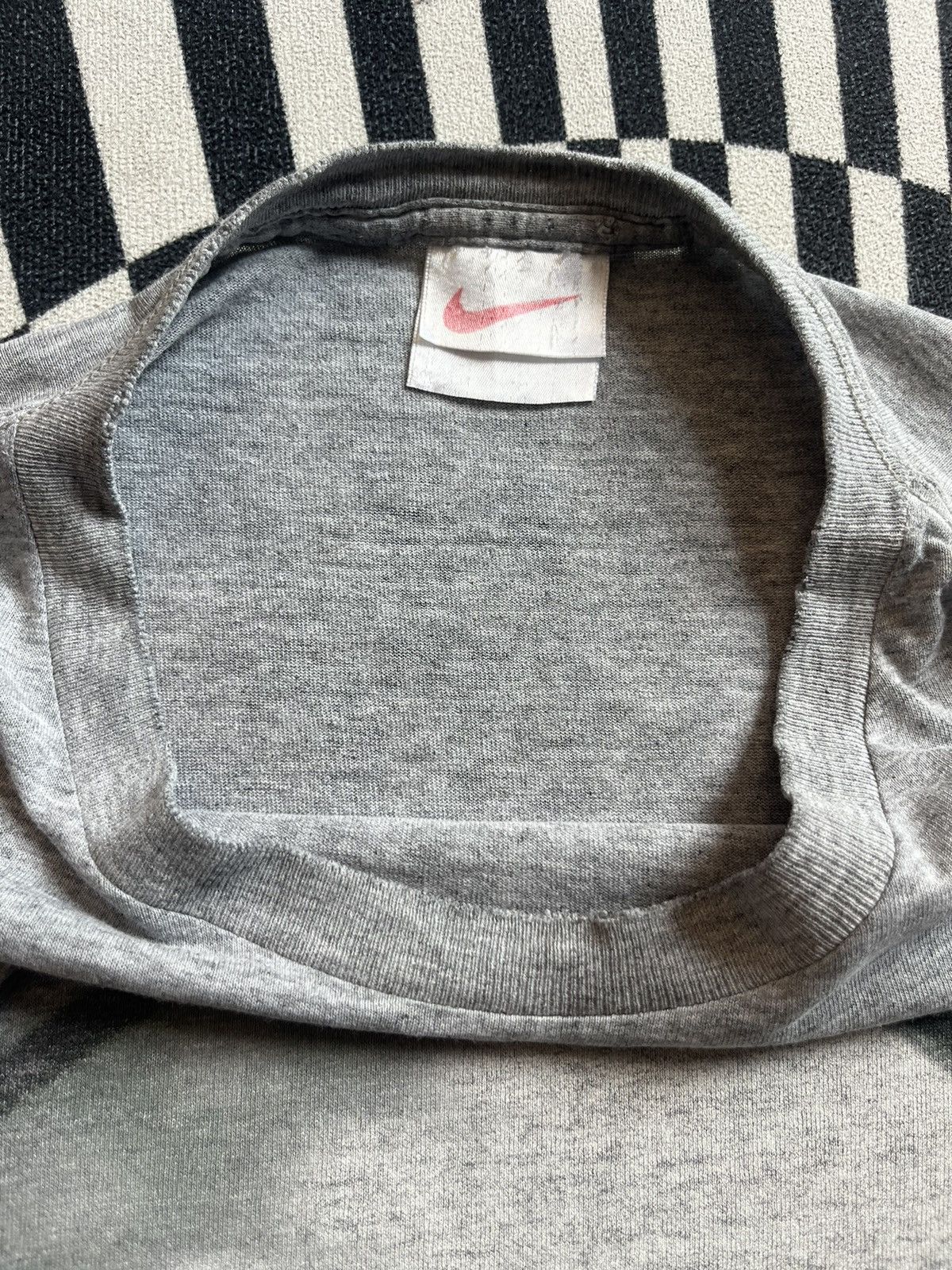 Nike Vintage NIKE SWOOSH 18 collection 90’s Tshirt Size US XL / EU 56 / 4 - 9 Thumbnail