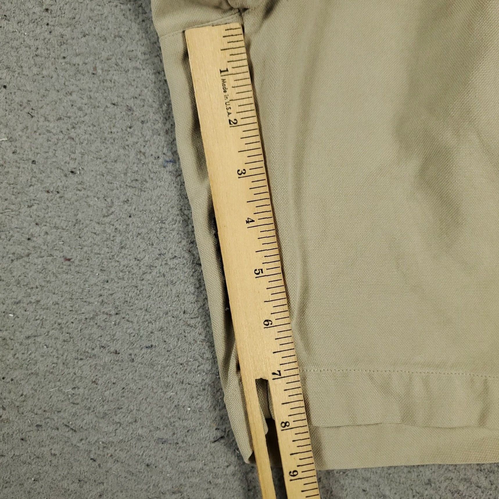 Tommy Bahama VINTAGE Tommy Bahama Shorts Men's Size 33 Beige Silk Pleated Chino Casual Stylish Size US 33 - 6 Thumbnail