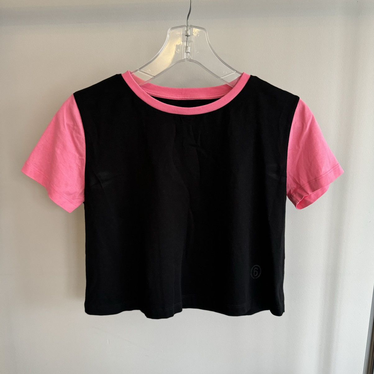 Maison Margiela MM6 Cropped Baby Tee Black/Pink Size M / US 6-8 / IT 42-44 - 1 Thumbnail
