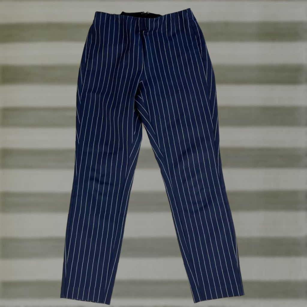 Rag & Bone rag & bone Navy Pin Stripe Pants Women Sz 6 - City Style, Casual, Ankle, Straight Leg, 27in Inseam, Cotton Blend, Made in USA, XS? Size 6. Size 27" / US 4 / IT 40 - 1 Thumbnail