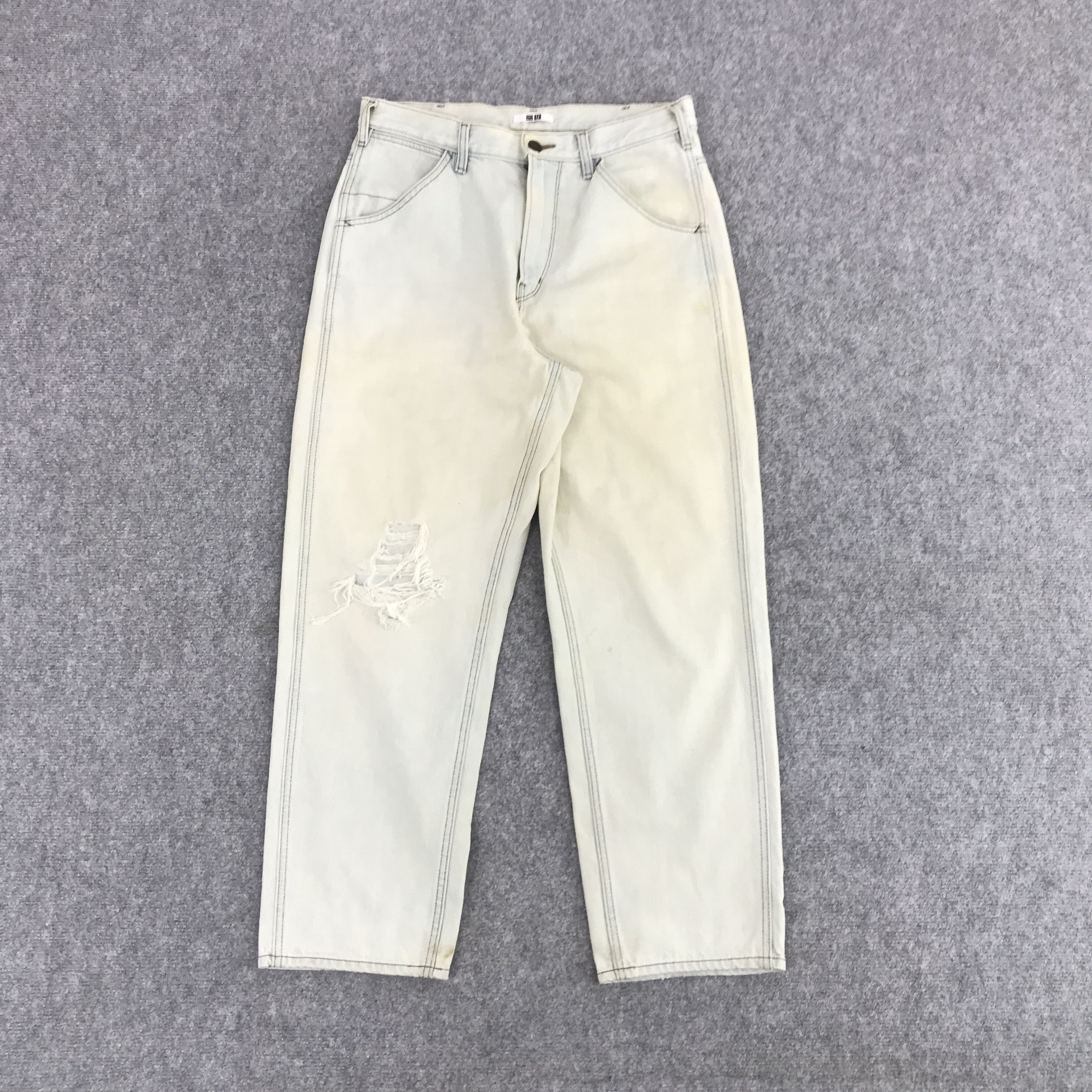 Christophe Lemaire × Uniqlo LEMAIRE X UNIQLO LIGHT WASH DISTRESSED JEANS Size US 30 / EU 46 - 1 Thumbnail